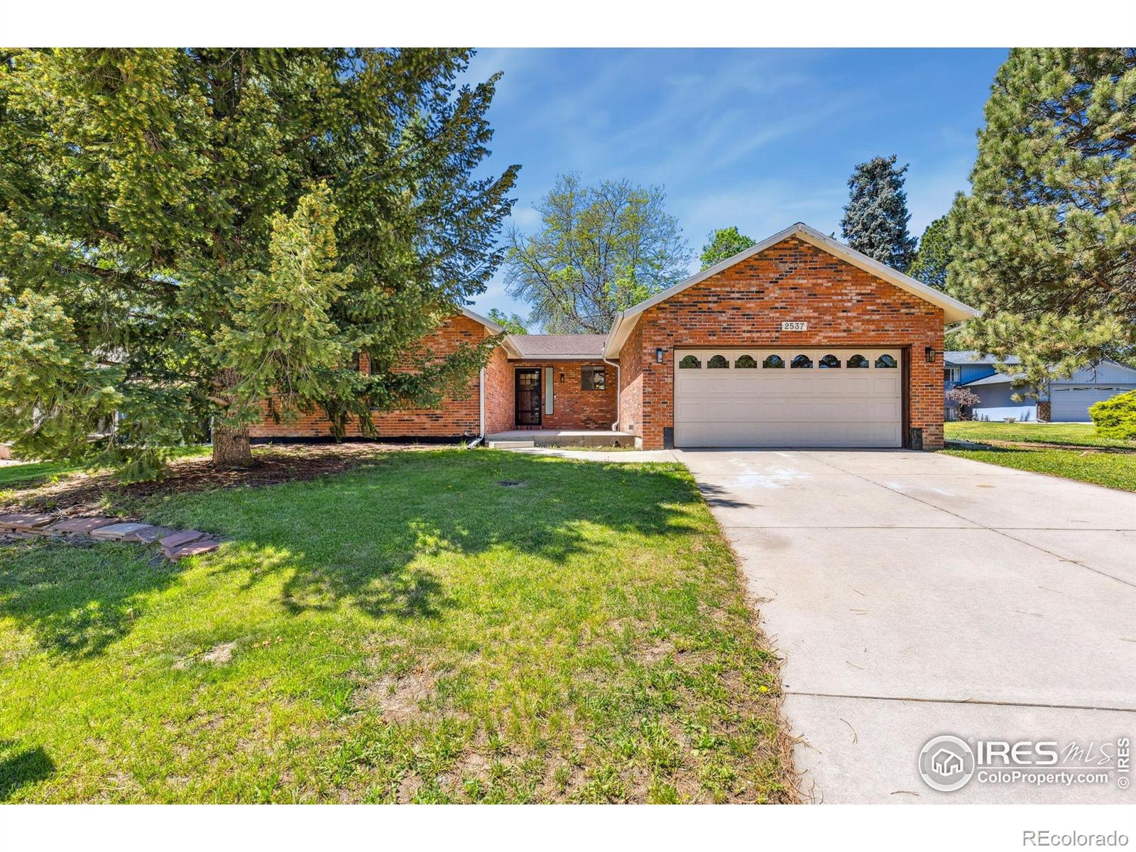 2537  Lanyon Drive, longmont MLS: 4567891034321 Beds: 3 Baths: 3 Price: $620,000