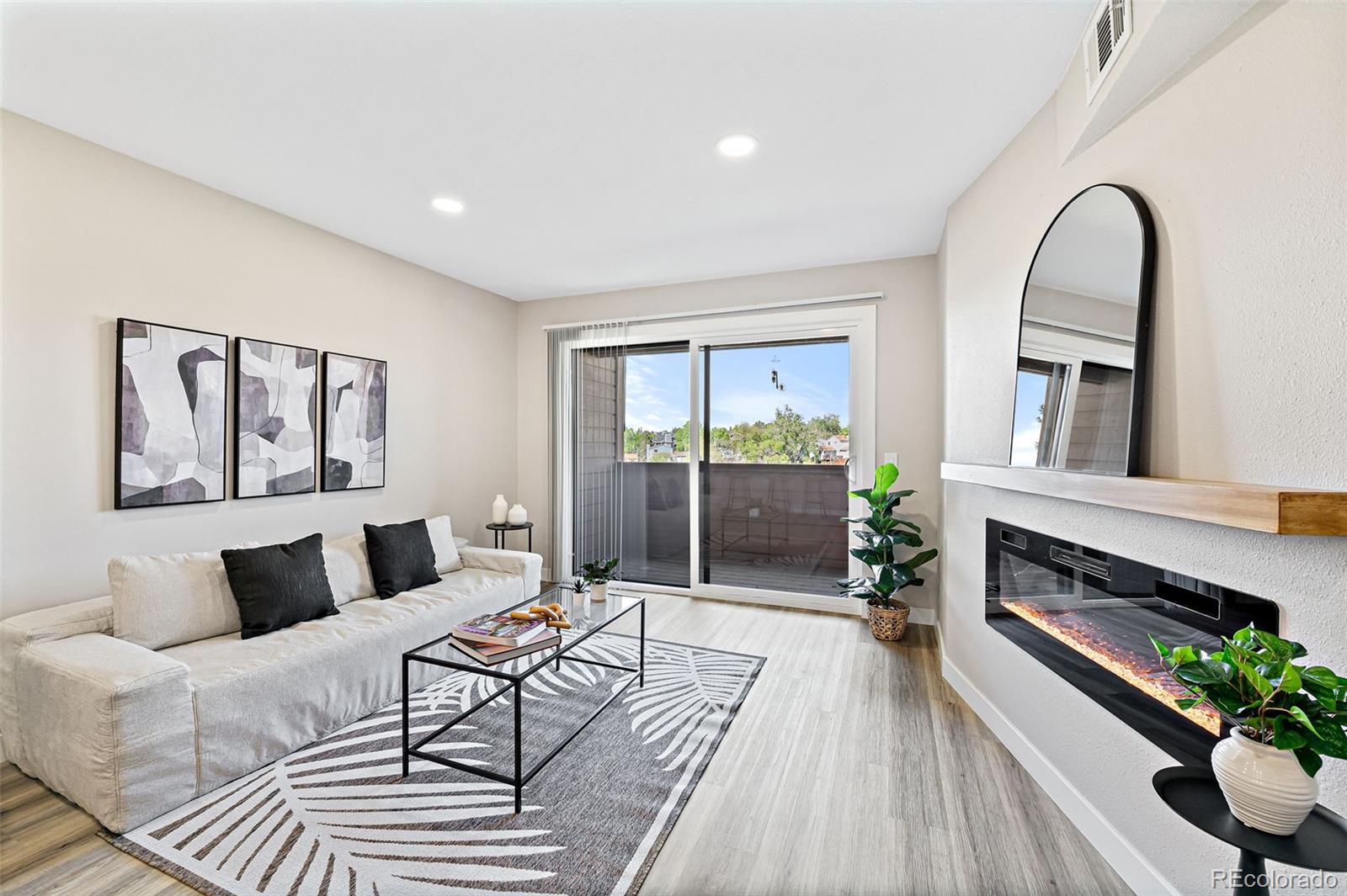Chaparral Aurora Condo / Townhome | MLS #: 95142434274 S Salida Way 3, Aurora Beds: 2 Baths: 1 Price: $269,000