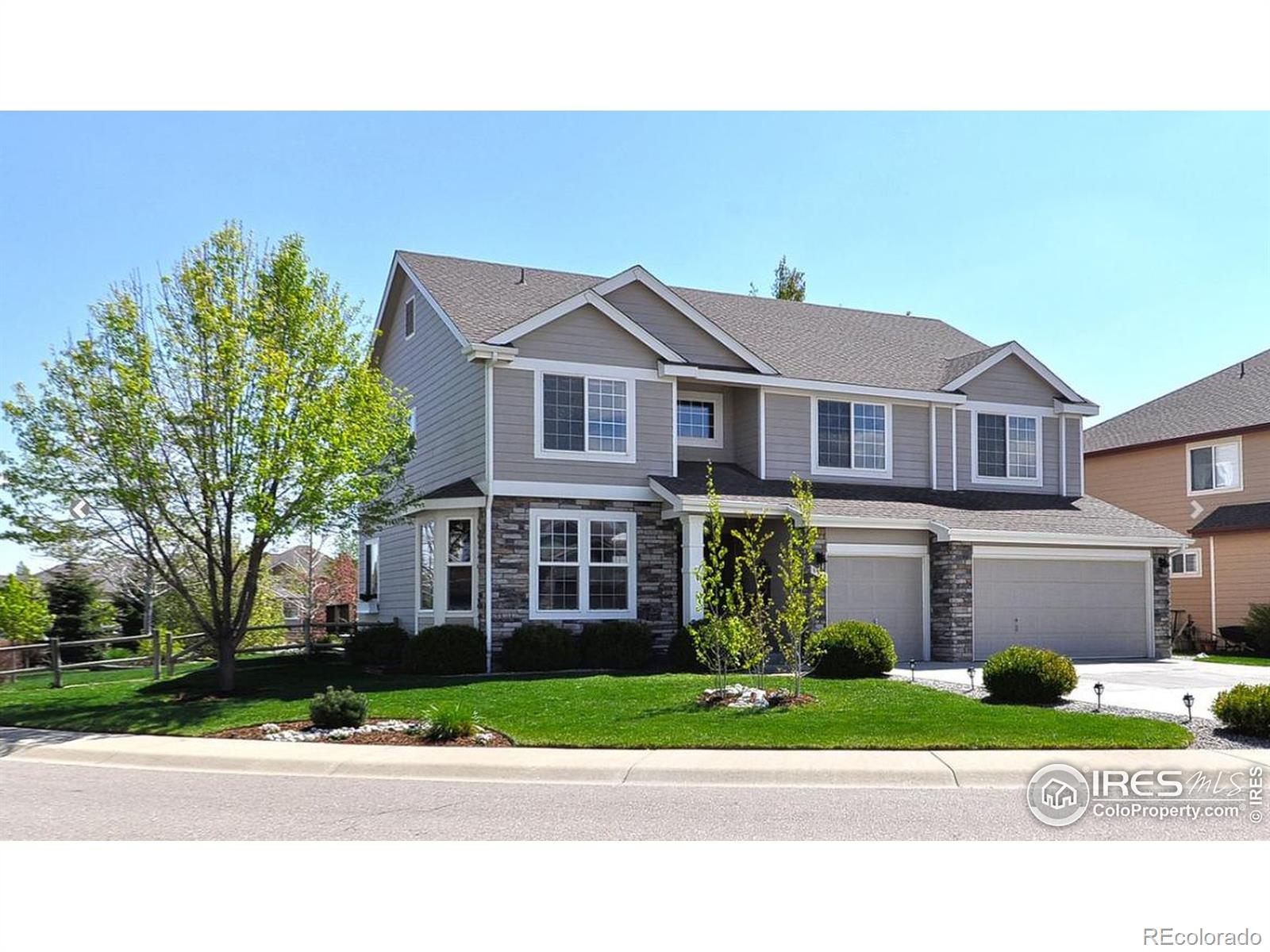 8114  Islander Court, windsor MLS: 4567891034470 Beds: 4 Baths: 3 Price: $750,000