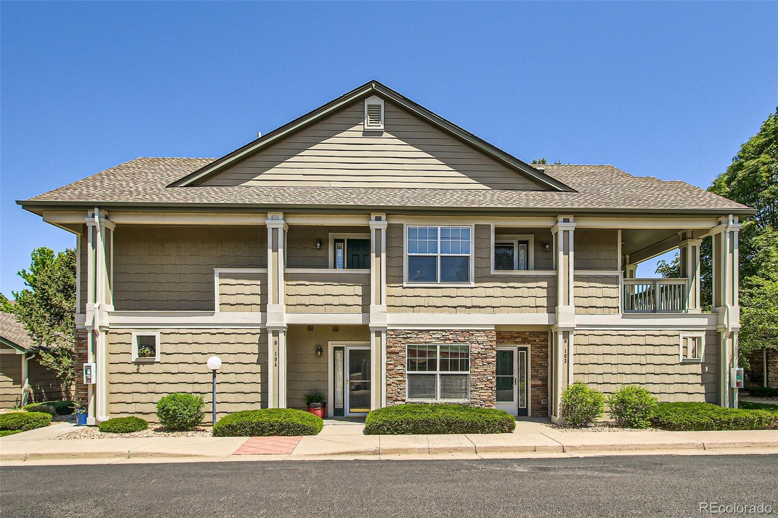 Lakeshore Village Littleton Condo / Townhome | MLS #: 25466184385 S Balsam Street #6-103, Littleton Beds: 2 Baths: 2 Price: $334,950