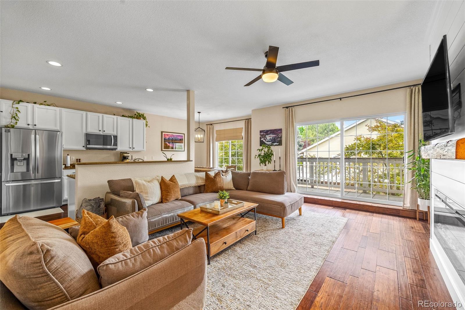 Thraemoor Lakewood Home | MLS #: 27405396813 W Yale Avenue, Lakewood Beds: 3 Baths: 3 Price: $545,000