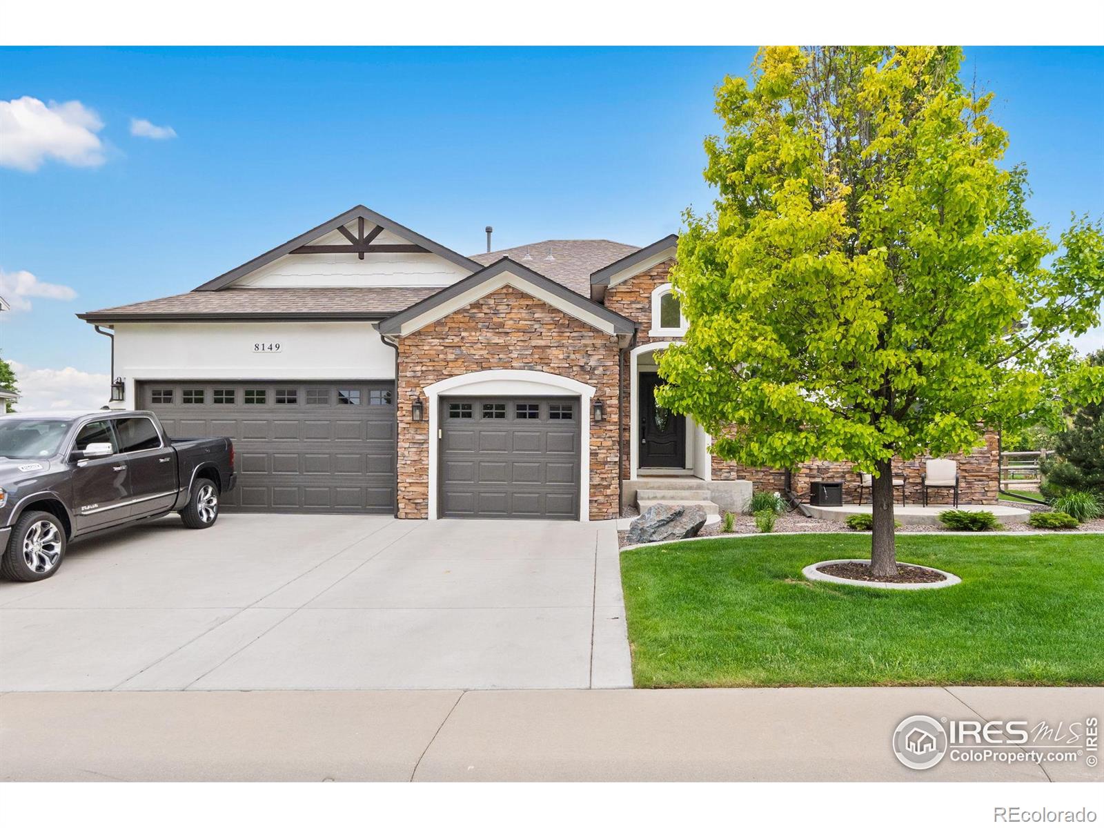 8149  White Owl Court, windsor MLS: 4567891034589 Beds: 5 Baths: 4 Price: $880,000