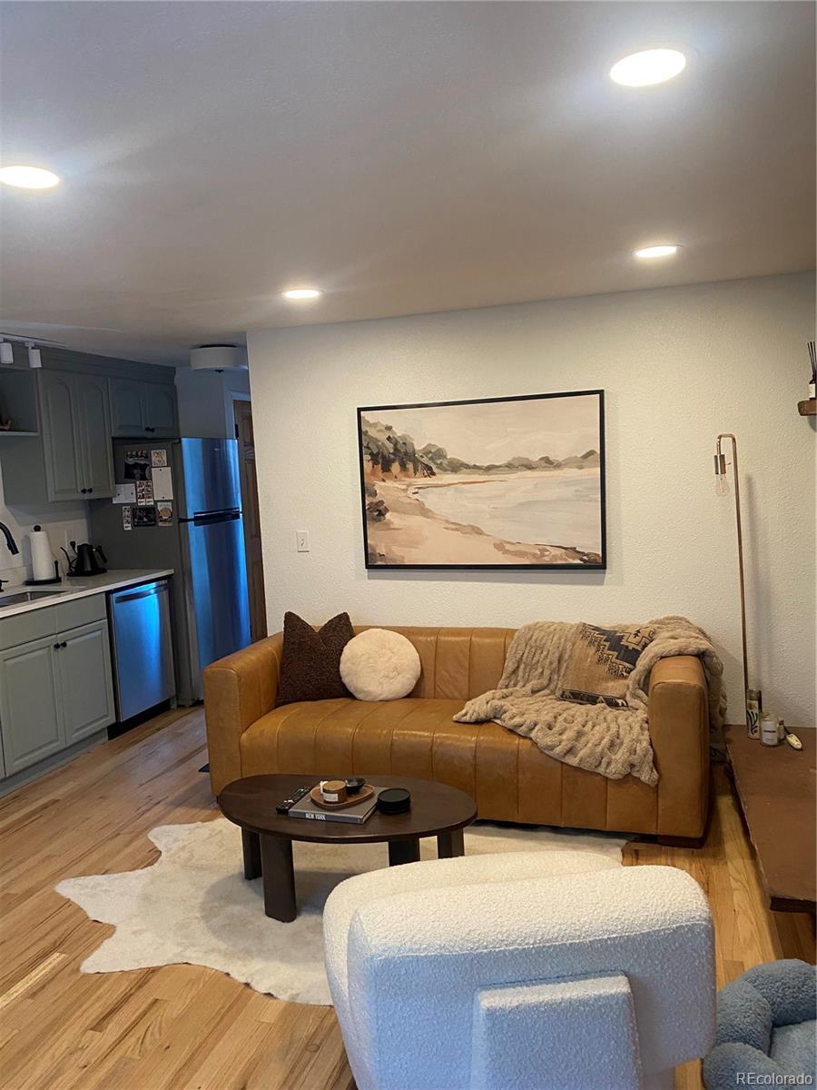 Washington Park Denver Condo / Townhome | MLS #: 9990809155 S Pennsylvania Street 209, Denver Beds: 1 Baths: 1 Price: $198,000
