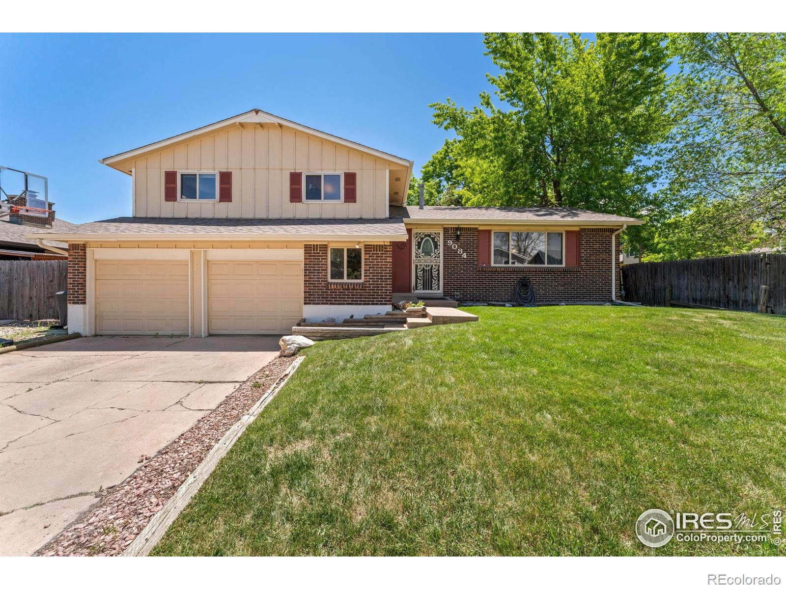 Melody Hills Littleton Home | MLS #: 45678910346099084 W Rice Avenue, Littleton Beds: 4 Baths: 3 Price: $500,000
