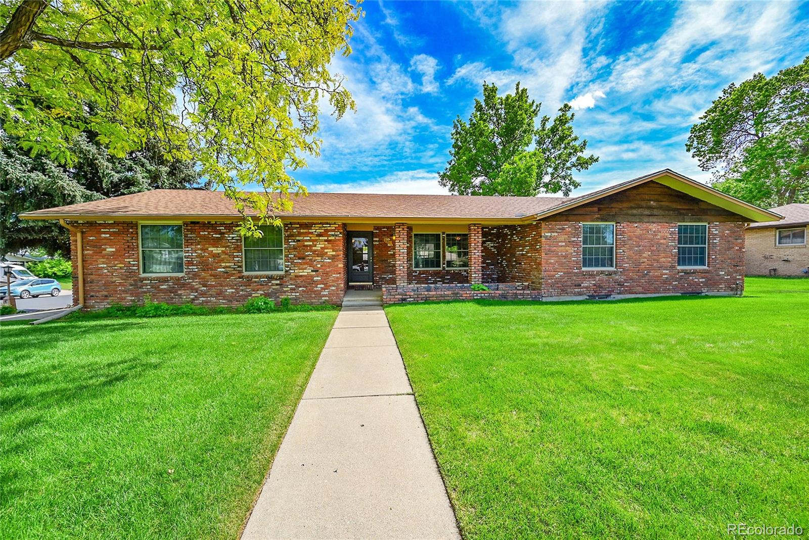 2311  Emery Place, longmont MLS: 3726406 Beds: 5 Baths: 3 Price: $575,000