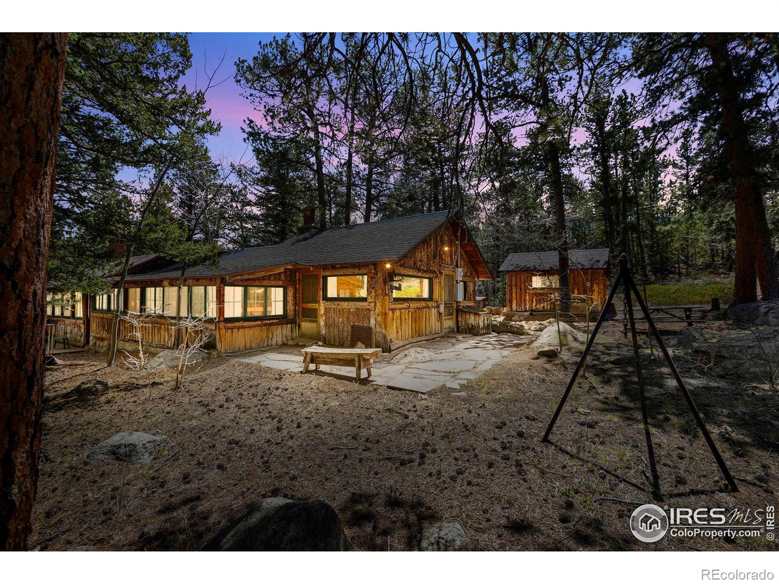 12991 peak to peak highway, Allenspark sold home. Closed on 2025-10-03 for $360,000.