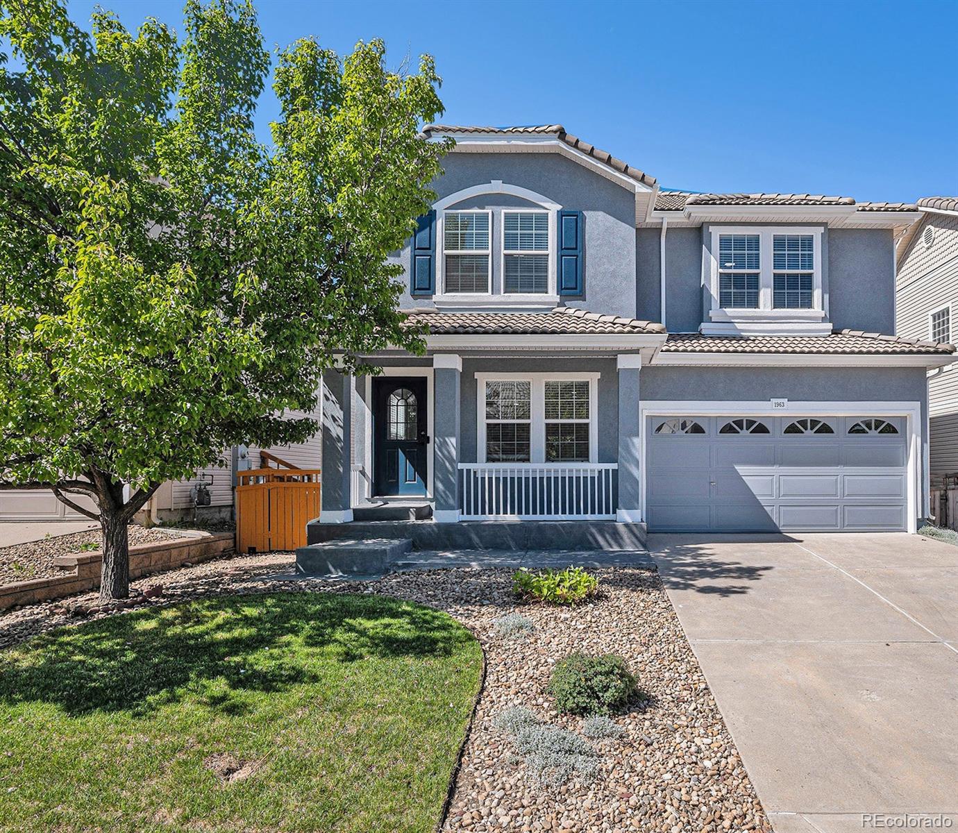 1963  Hogan Court, castle rock MLS: 3463542 Beds: 5 Baths: 4 Price: $699,900