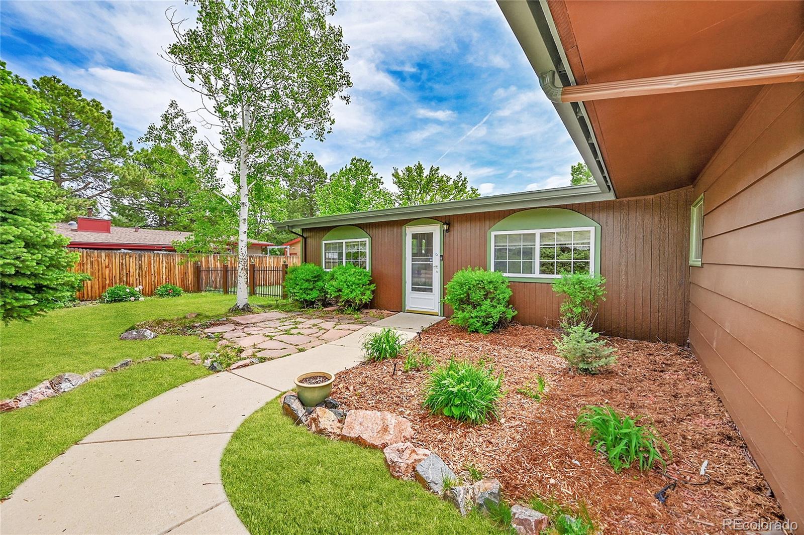 Columbine Hills Littleton Home | MLS #: 26545775722 W Chestnut Avenue, Littleton Beds: 5 Baths: 3 Price: $615,000