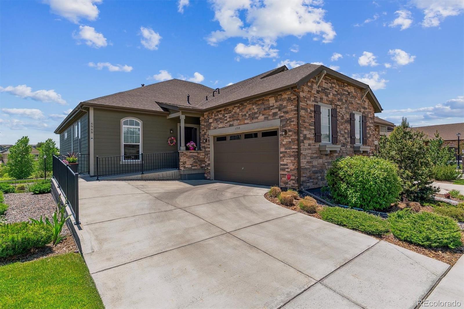 Green Gables Lakewood Home | MLS #: 81764446948 W Jewell Drive, Lakewood Beds: 3 Baths: 3 Price: $799,000