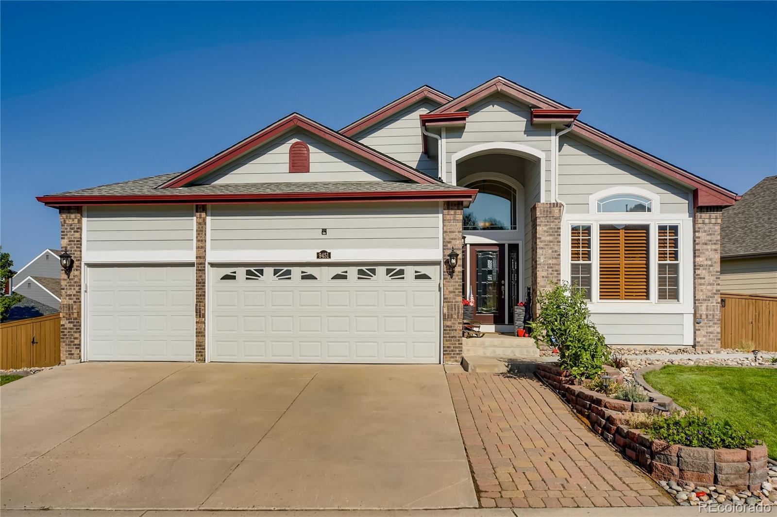 9451  Desert Willow Trail, highlands ranch MLS: 5245464 Beds: 5 Baths: 3 Price: $824,900