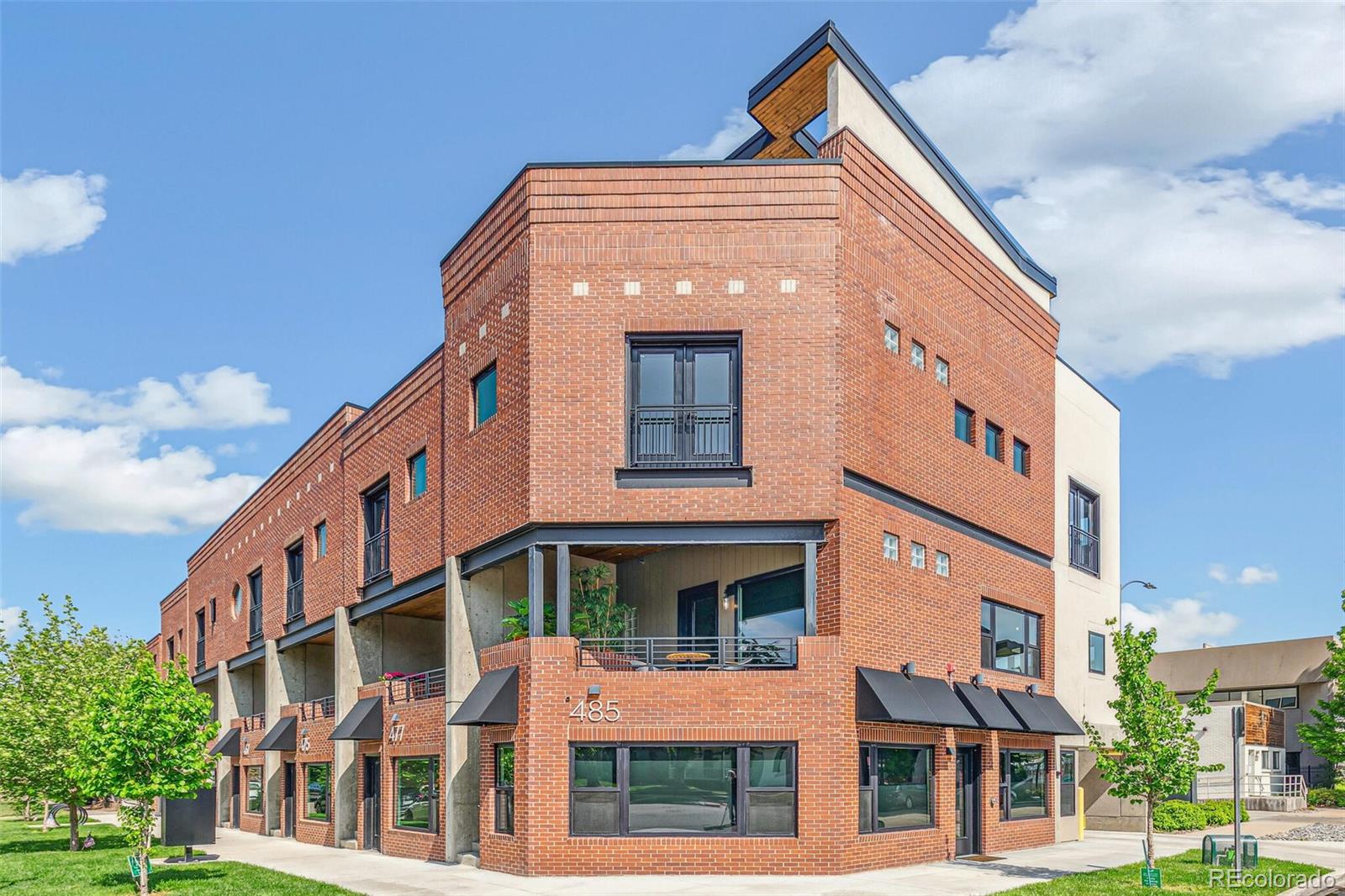 Platte Denver Condo / Townhome | MLS #: 4487195485 E Arizona Avenue , Denver Beds: 2 Baths: 4 Price: $950,000