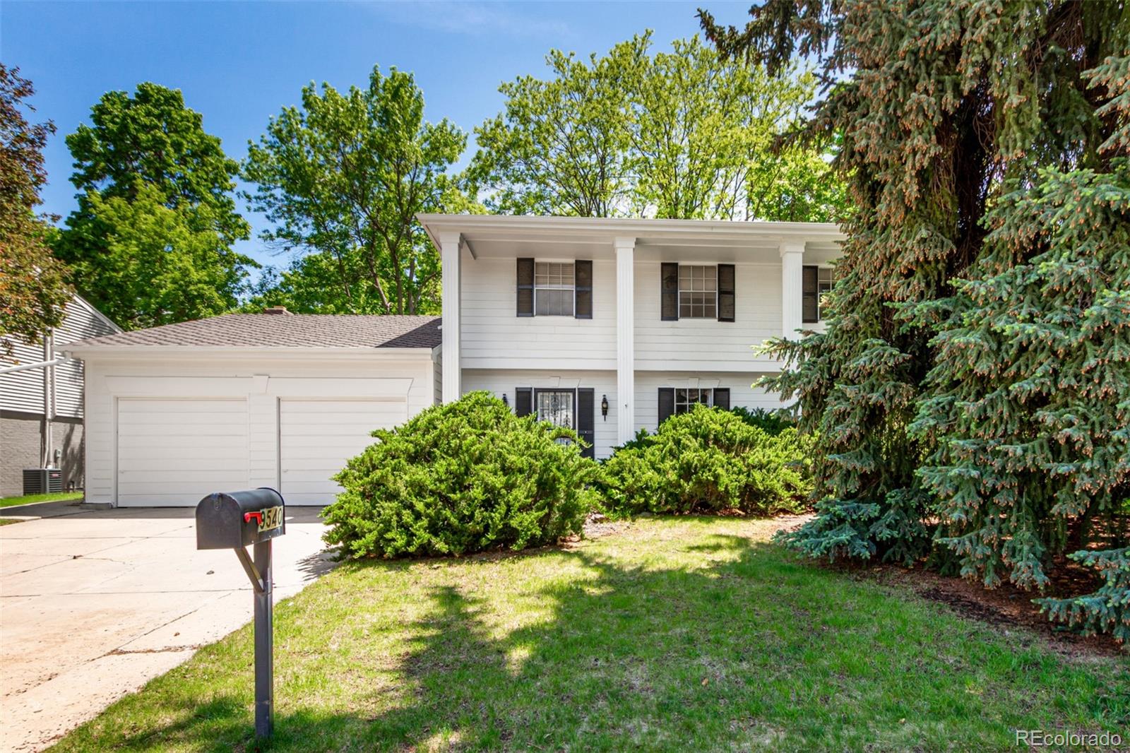  Greenwood Village Home | MLS #: 96321589540 E Grand Place, Greenwood Village Beds: 4 Baths: 3 Price: $850,000