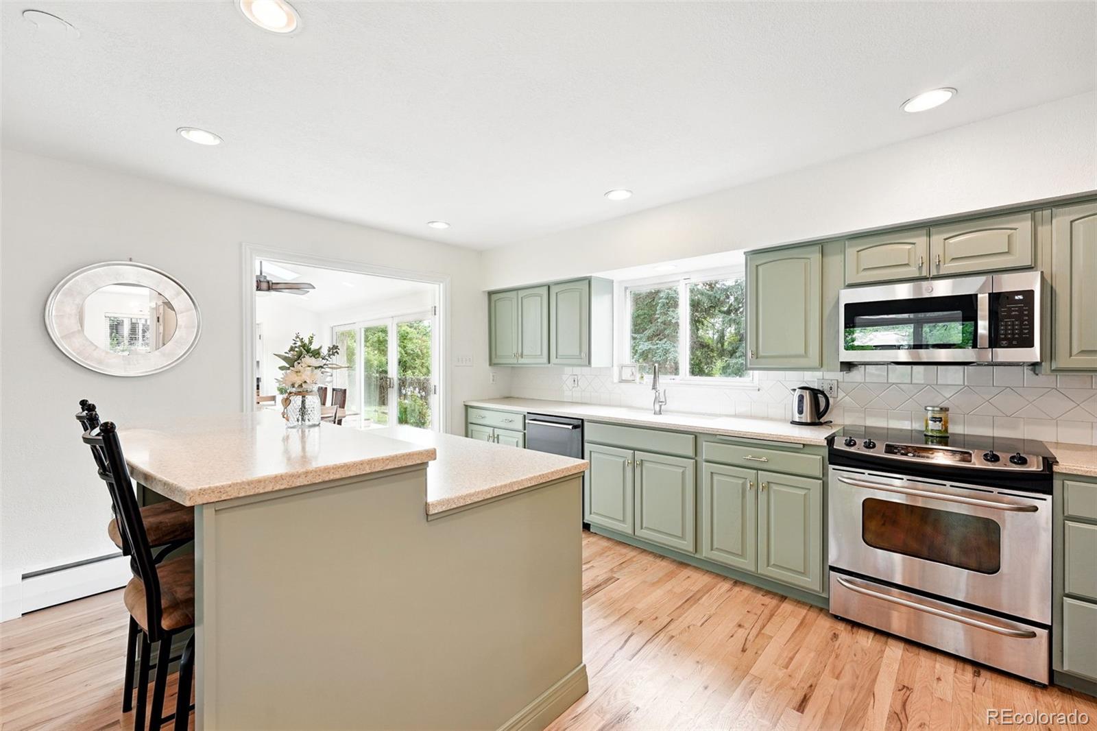 11880 W 30th Place, lakewood MLS: 8334143 Beds: 4 Baths: 4 Price: $929,999