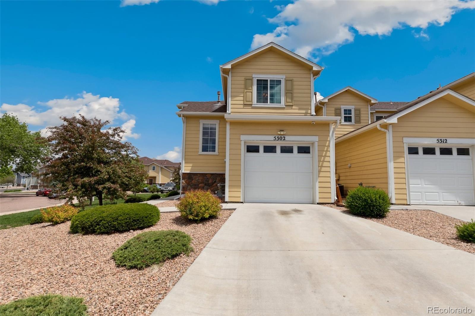 Brant Hollow Colorado Springs Condo / Townhome | MLS #: 31012285302  Canadian Rose View , Colorado Springs Beds: 3 Baths: 3 Price: $339,900