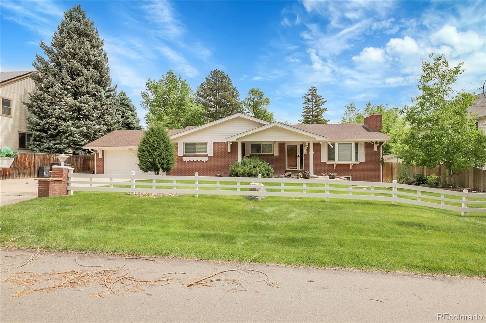 Lakewood Heights Lakewood Home | MLS #: 59840951160  Johnson Street, Lakewood Beds: 3 Baths: 3 Price: $699,900