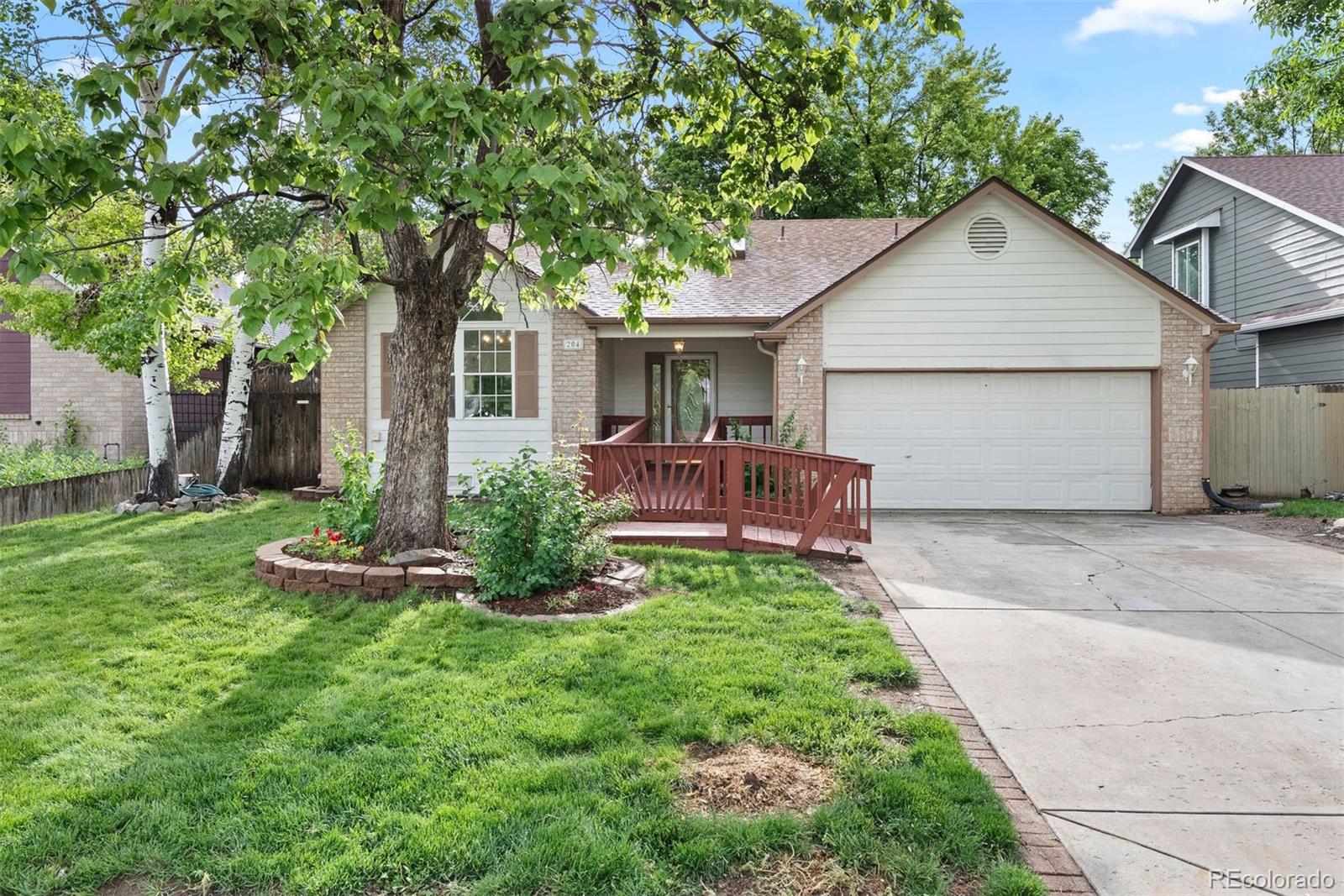 Maplewood Frederick Home | MLS #: 9814128204  Maple Street, Frederick Beds: 4 Baths: 3 Price: $498,500
