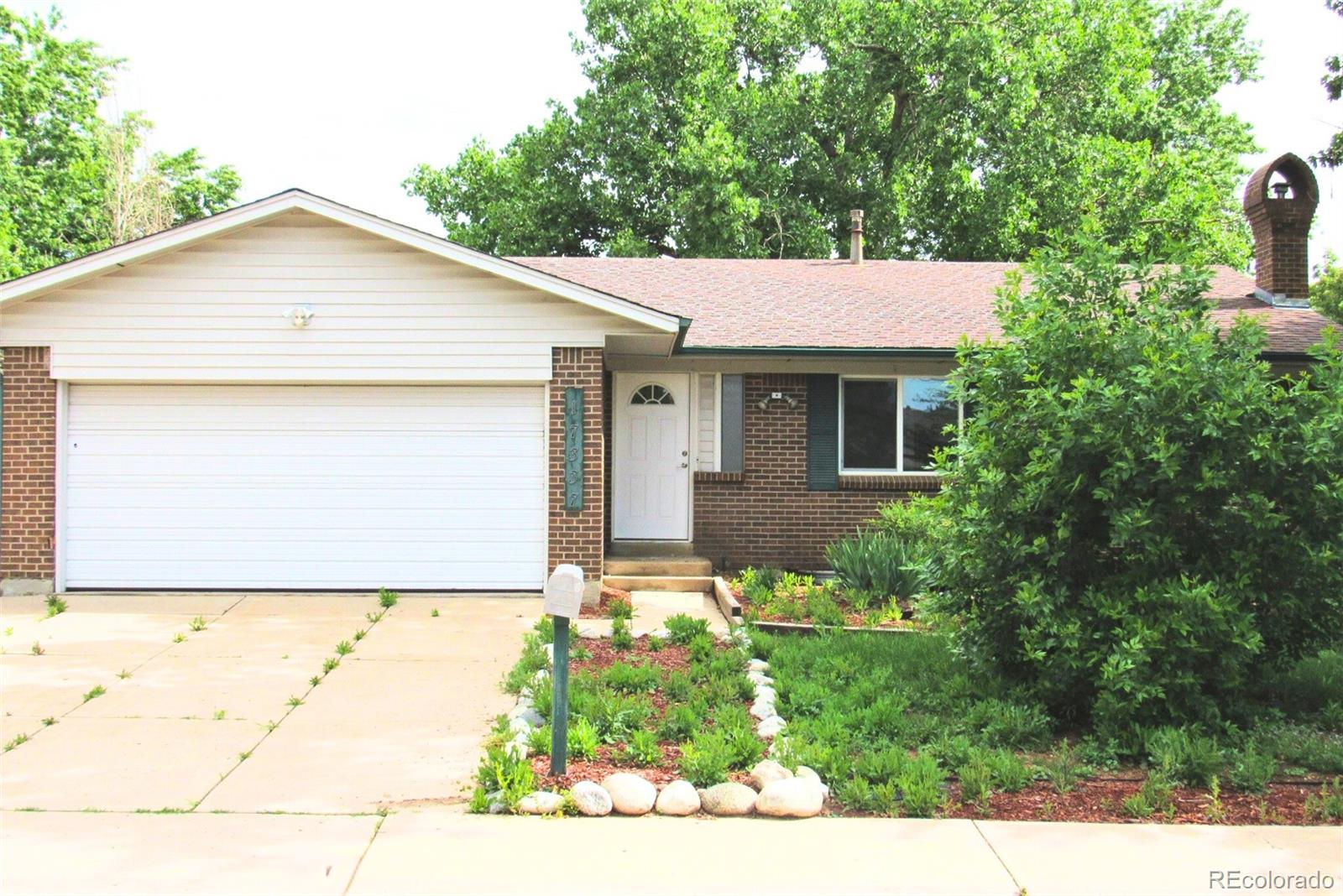 Hutchinson Heights Aurora Home | MLS #: 881017517337 E Flora Place, Aurora Beds: 4 Baths: 3 Price: $464,888