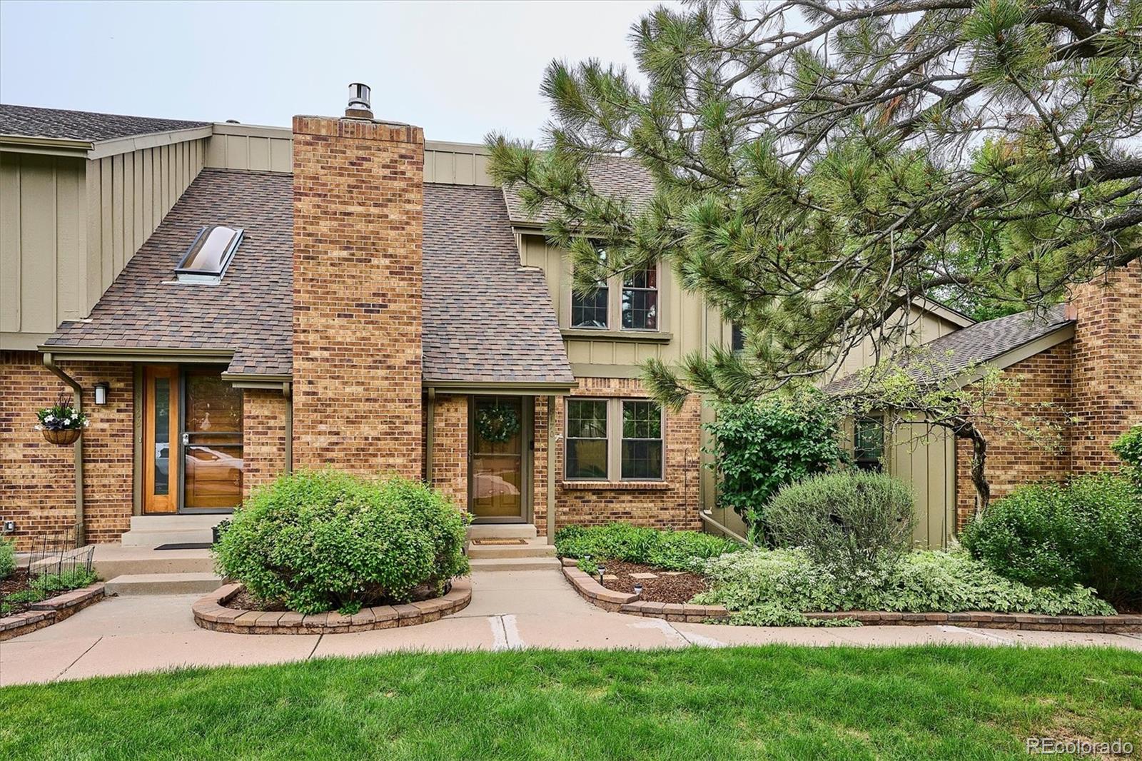 Willow Creek Centennial Condo / Townhome | MLS #: 77060028170 E Phillips Circle , Centennial Beds: 3 Baths: 3 Price: $570,000