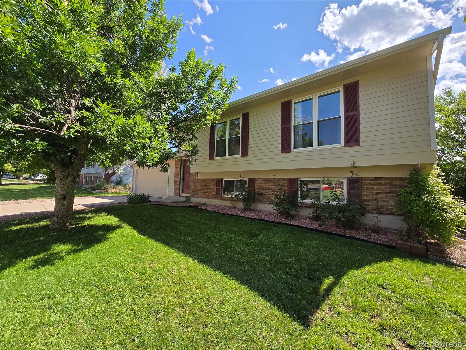 Kingsborough Aurora Home | MLS #: 72936031265 S Biscay Street, Aurora Beds: 3 Baths: 2 Price: $489,000