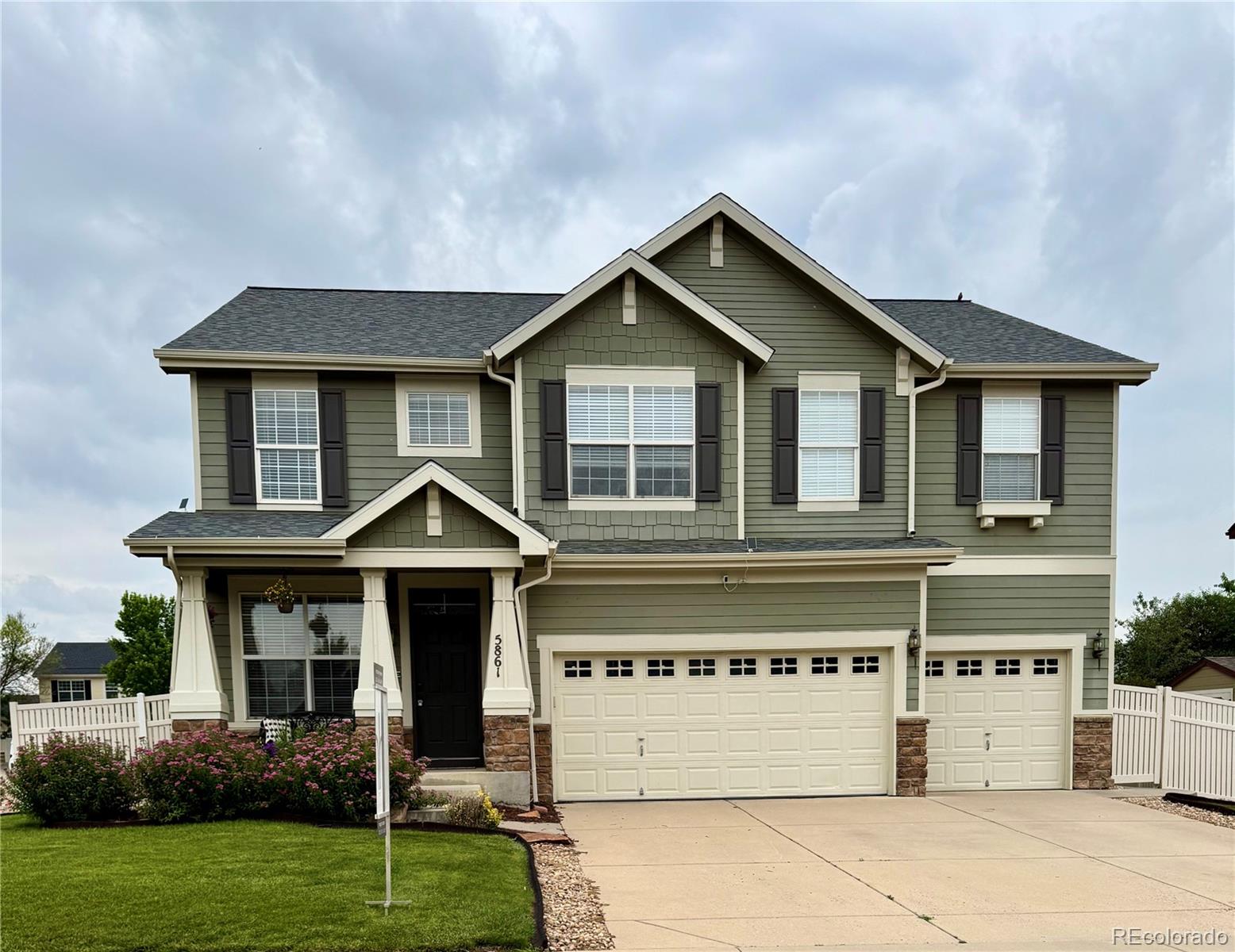 5861  Mt Shadows Boulevard, firestone MLS: 6897732 Beds: 5 Baths: 4 Price: $599,900