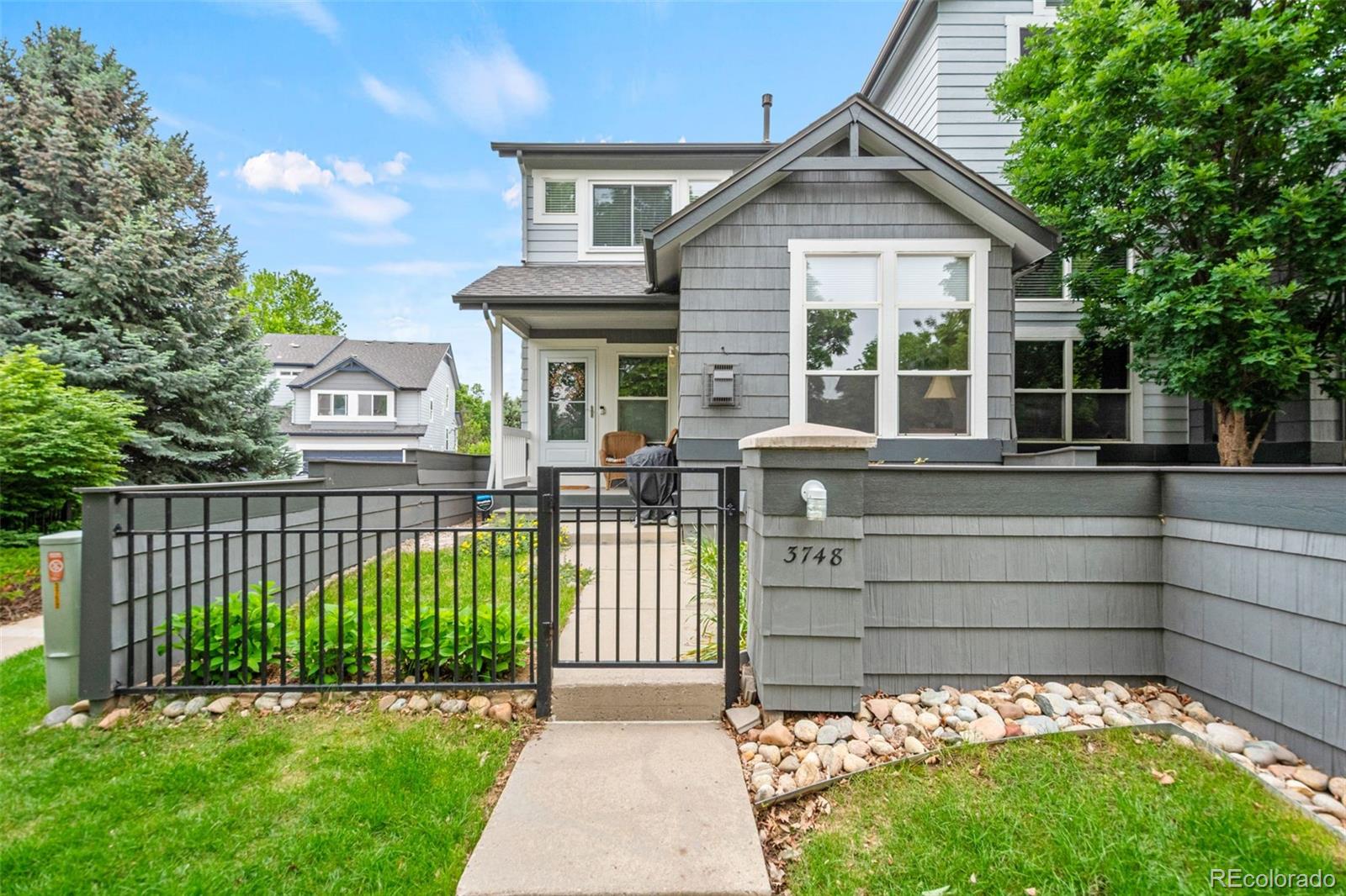 Meadowview Longmont Home | MLS #: 93901953748  Oakwood Drive, Longmont Beds: 2 Baths: 3 Price: $440,000