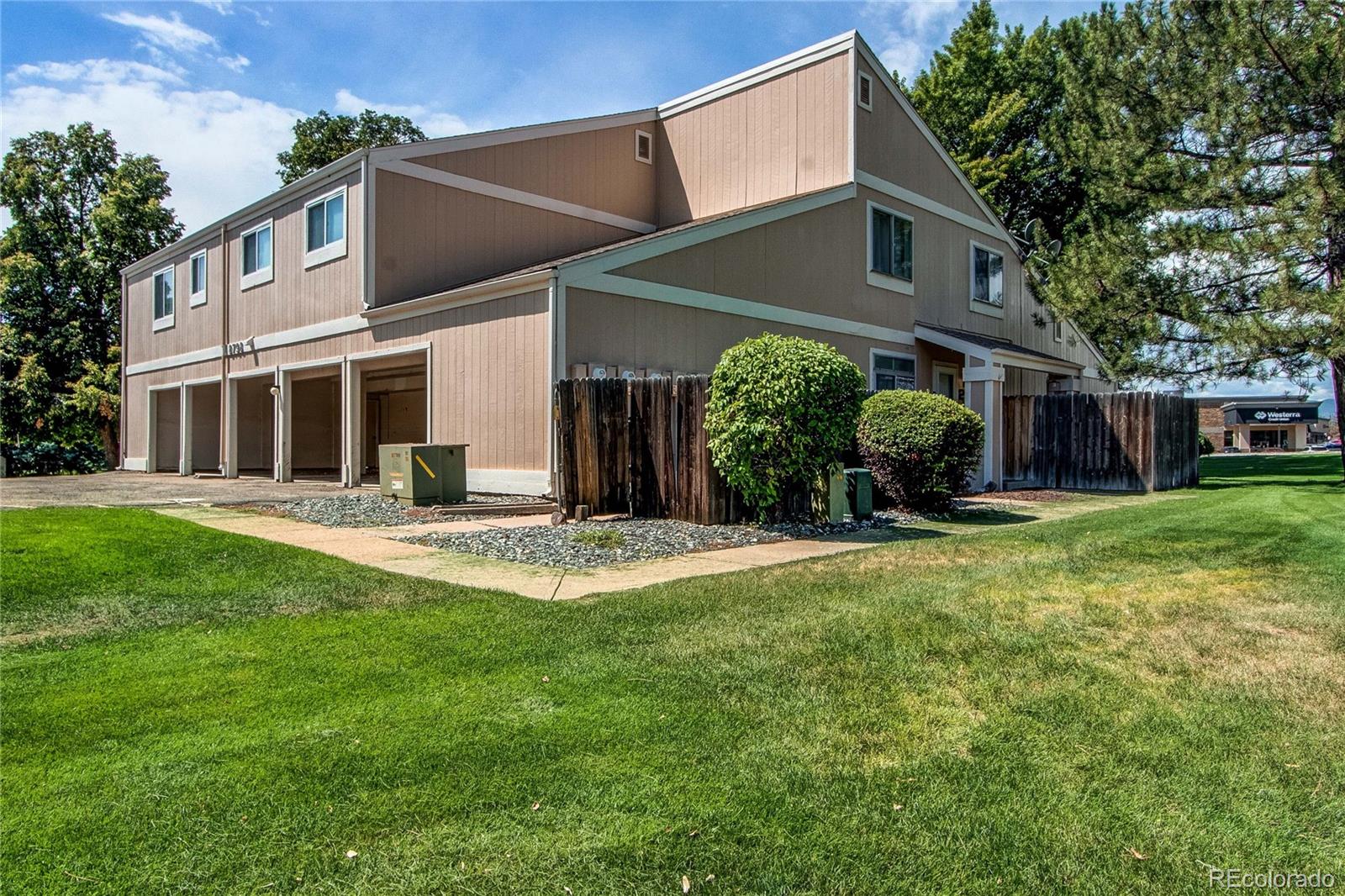 Arbor Green Arvada Condo / Townhome | MLS #: 94866368798  Chase Drive 2, Arvada Beds: 2 Baths: 2 Price: $299,900