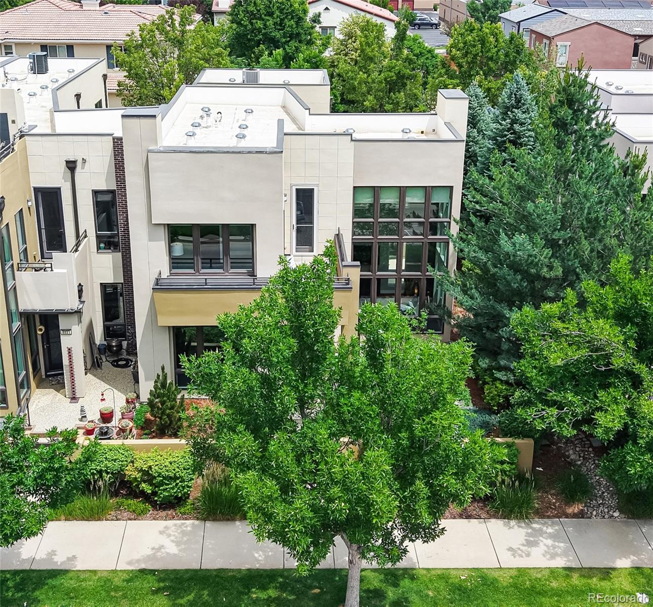 8041 E 29th Avenue, denver MLS: 6201249 Beds: 3 Baths: 3 Price: $885,000