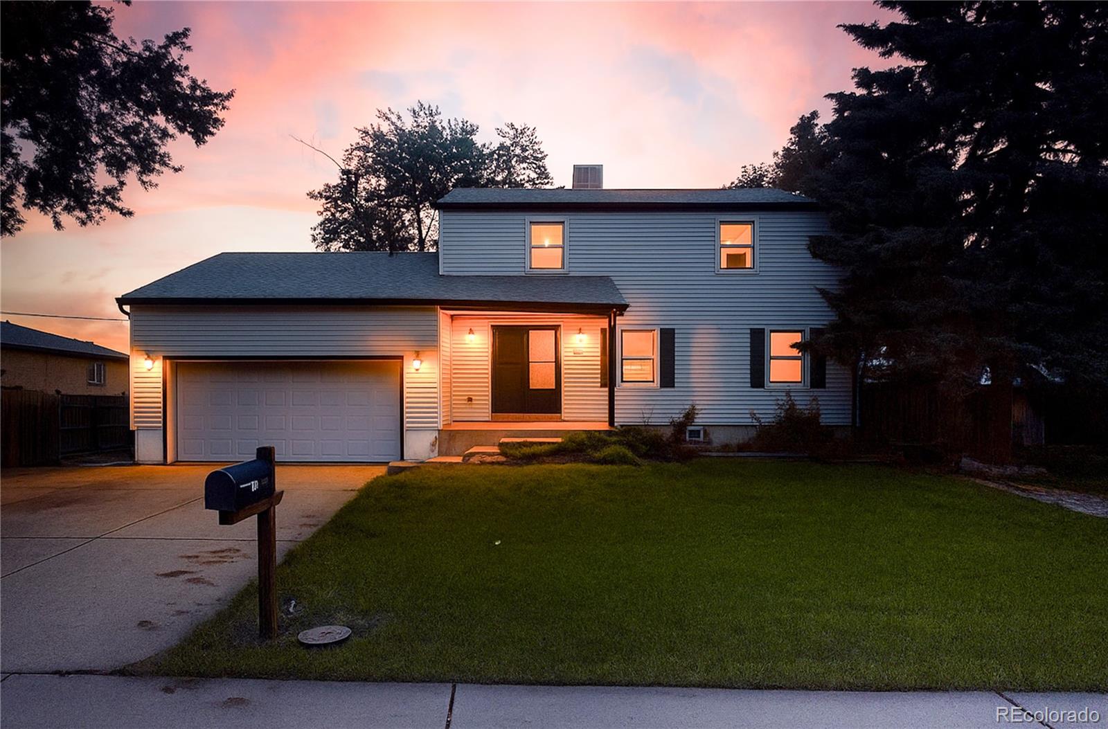 7431  Webster Street, arvada MLS: 7194928 Beds: 4 Baths: 4 Price: $579,000