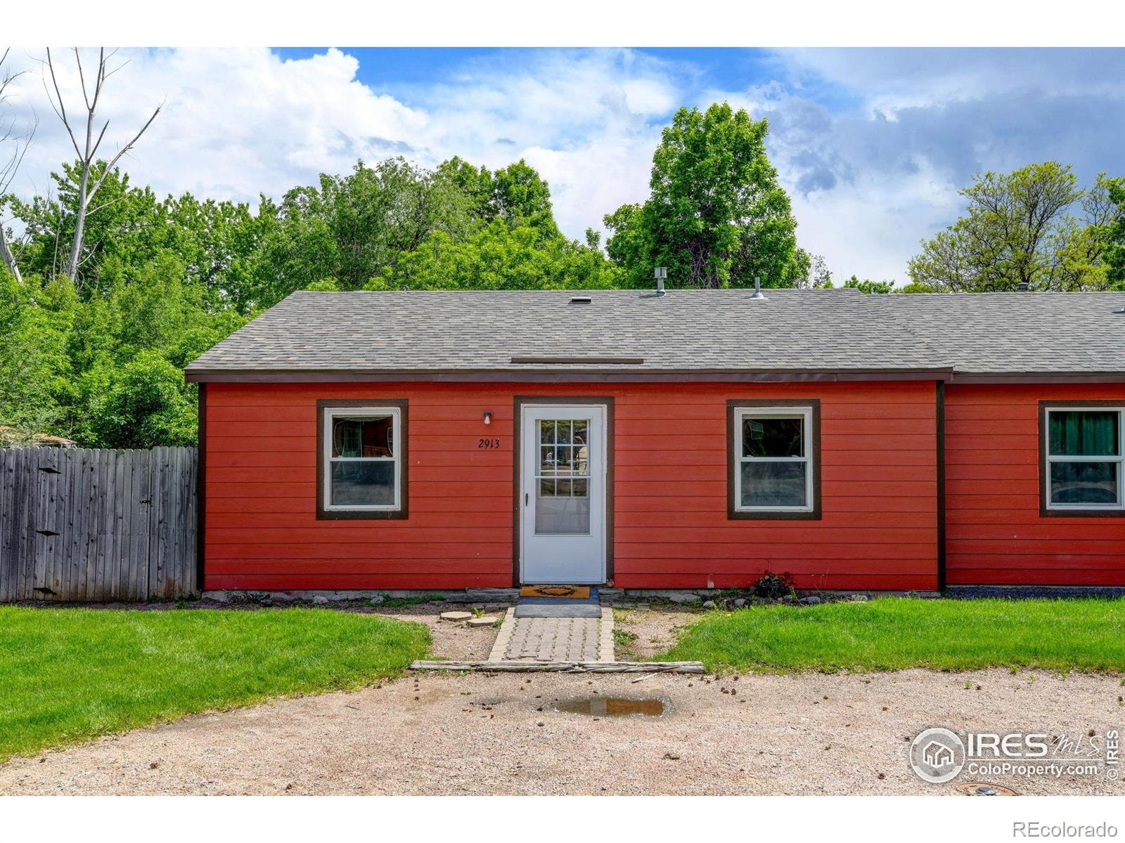 2913 w olive street, Fort Collins sold home. Closed on 2025-07-25 for $305,000.