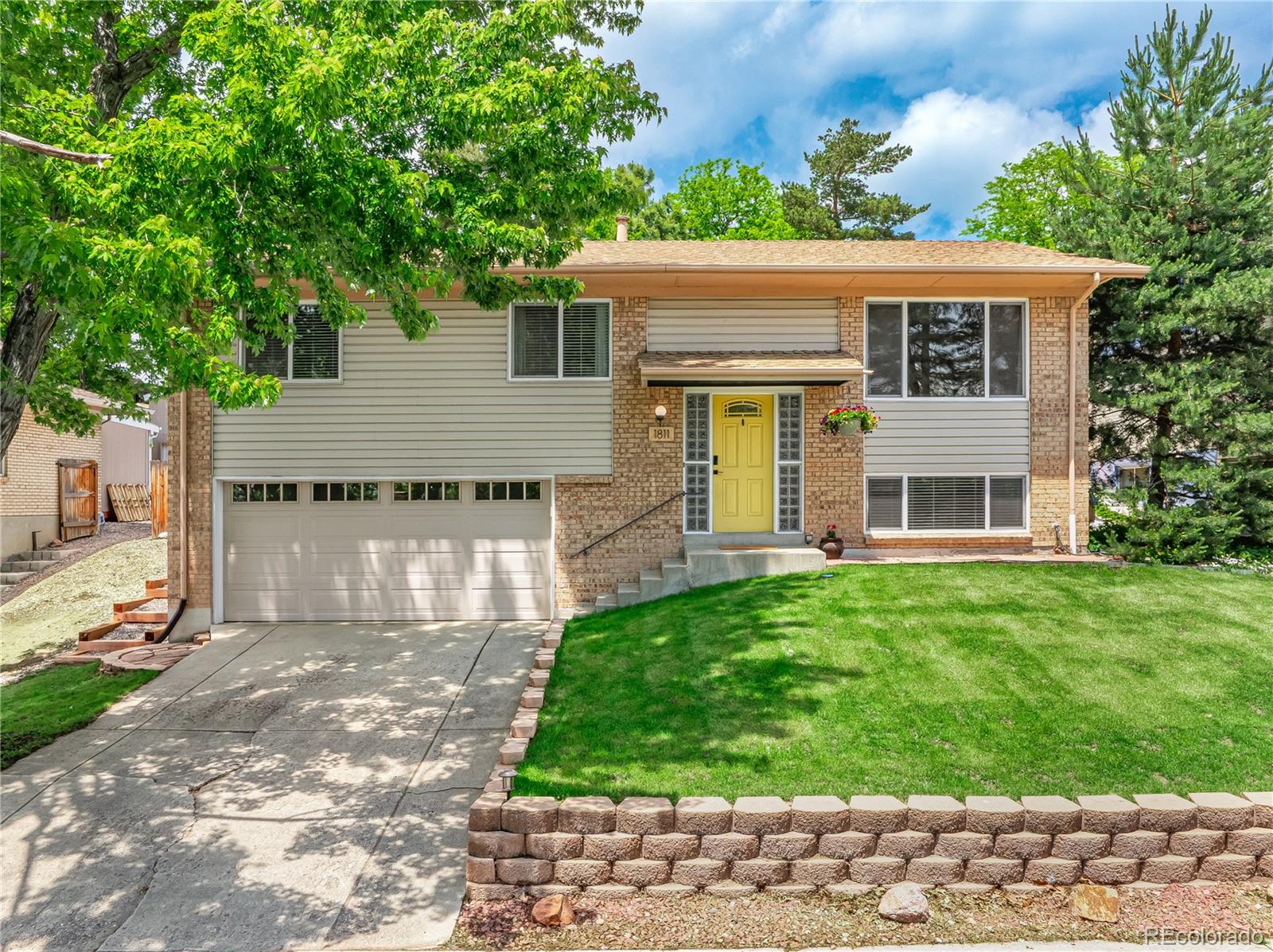 1811 s yank court, Lakewood sold home. Closed on 2025-07-16 for $655,000.
