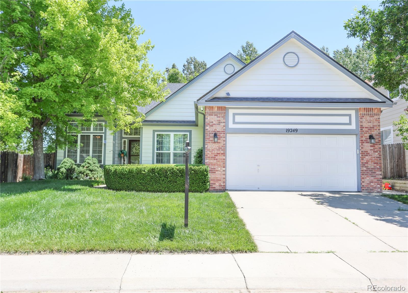 19249 E Progress Avenue, centennial MLS: 3384626 Beds: 6 Baths: 3 Price: $734,800