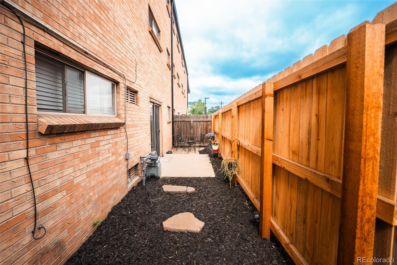 Alamo Denver Condo / Townhome | MLS #: 8746128558 N Washington Street 103, Denver Beds: 1 Baths: 1 Price: $200,000