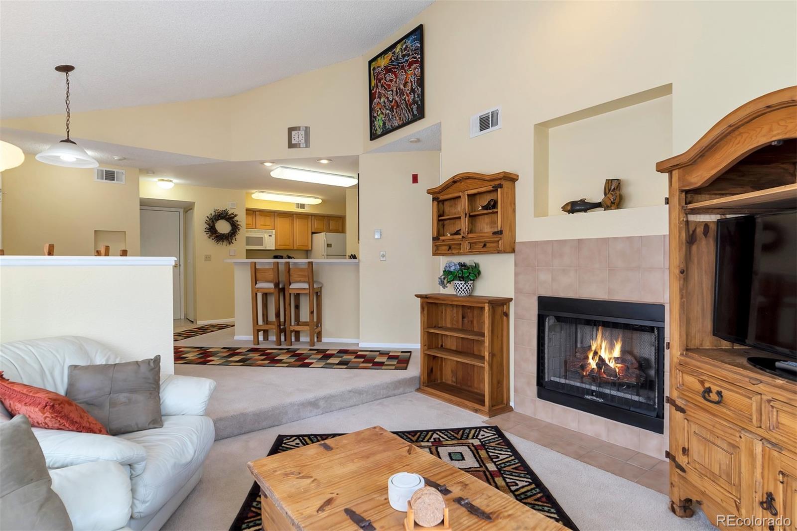  Greenwood Village Condo / Townhome | MLS #: 71725496001 S Yosemite Street B203, Greenwood Village Beds: 1 Baths: 1 Price: $319,900