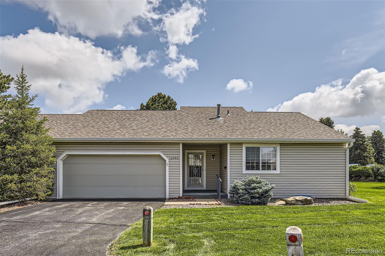 Heather Gardens Aurora Condo / Townhome | MLS #: 199367113940 E Linvale Place , Aurora Beds: 3 Baths: 3 Price: $425,000