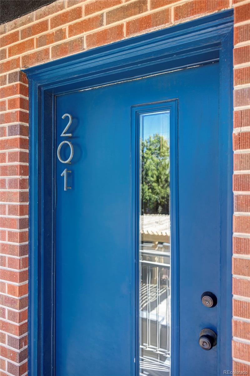 1 n pearl street, Denver sold home. Closed on 2025-08-13 for $310,000.