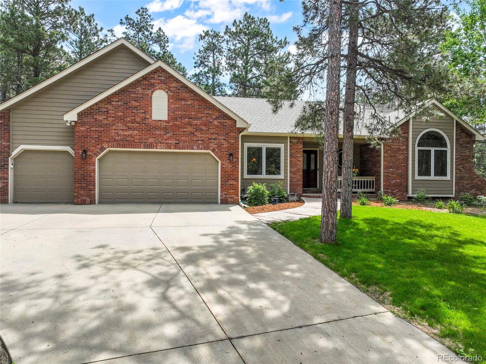 19165 golden arrow circle, Monument sold home. Closed on 2025-09-17 for $787,500.