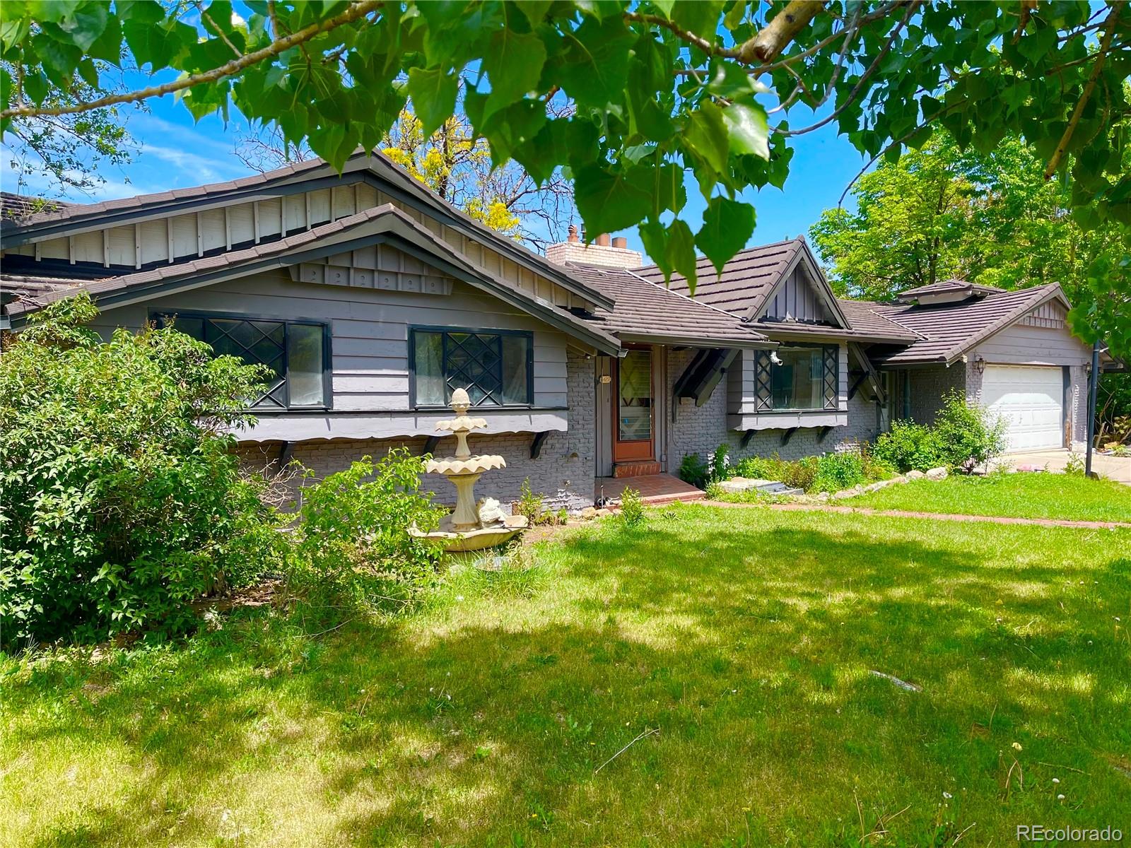 6429 W 5th Place, lakewood MLS: 3401132 Beds: 5 Baths: 3 Price: $465,000
