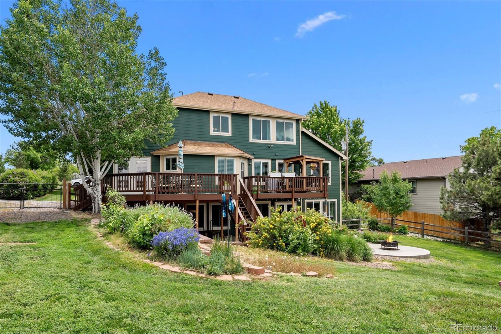 Beverly Hills Estates Castle Rock Home | MLS #: 3900451603 E 2nd Avenue, Castle Rock Beds: 4 Baths: 4 Price: $795,000