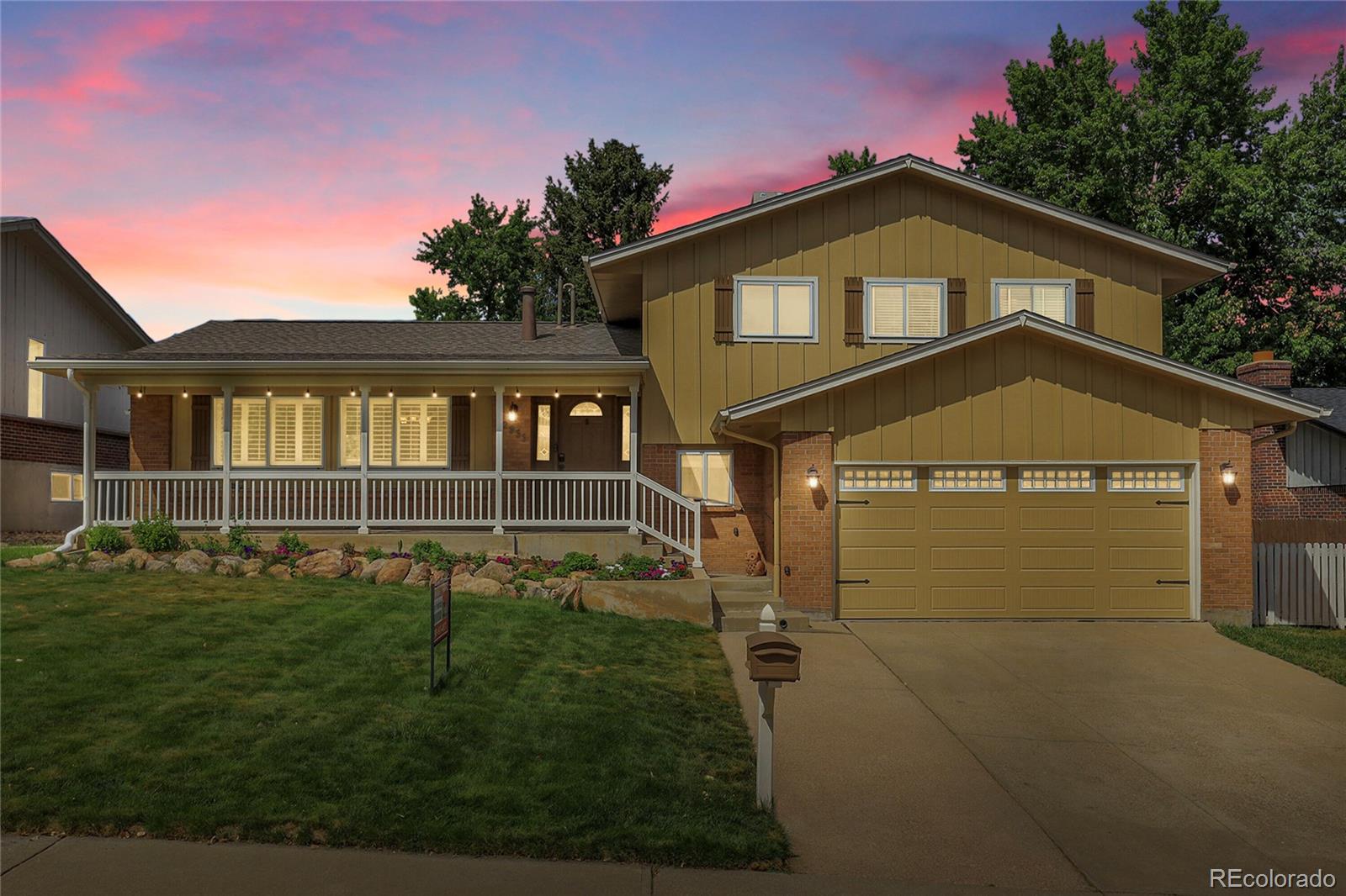 Green Mountain Village Lakewood Home | MLS #: 650009312931 W Florida Drive, Lakewood Beds: 3 Baths: 3 Price: $725,000