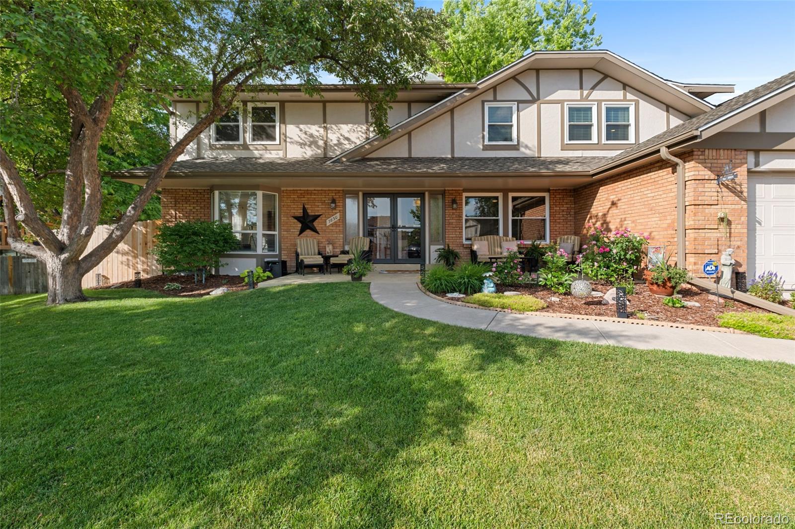 Columbine Knolls South Littleton Home | MLS #: 55088797830 W Friend Place, Littleton Beds: 5 Baths: 5 Price: $995,000
