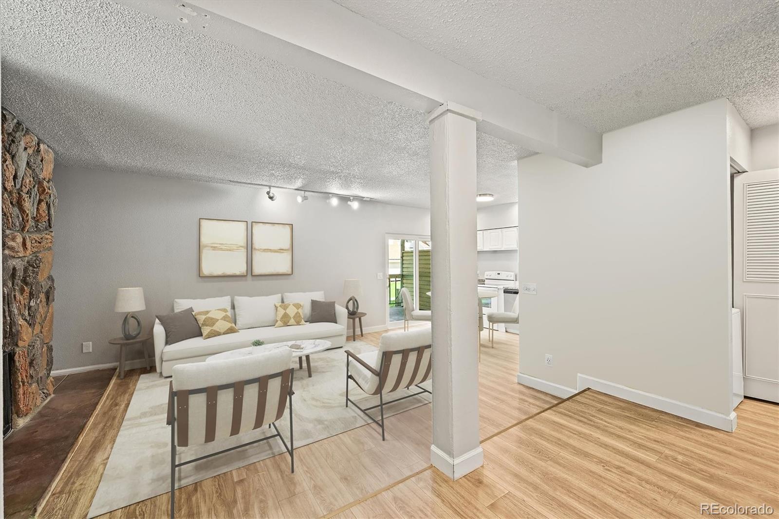 Strawberry Aurora Condo / Townhome | MLS #: 90454022678 S Xanadu Way C, Aurora Beds: 2 Baths: 2 Price: $249,900