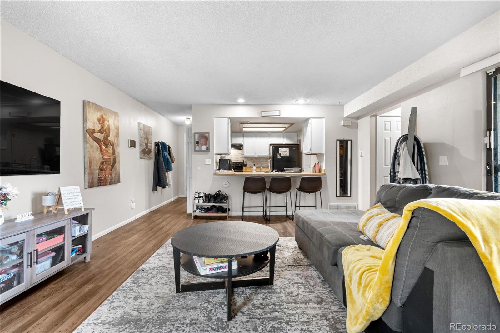Americana Aurora Condo / Townhome | MLS #: 314747016001 E Alaska Place 12, Aurora Beds: 1 Baths: 1 Price: $150,000