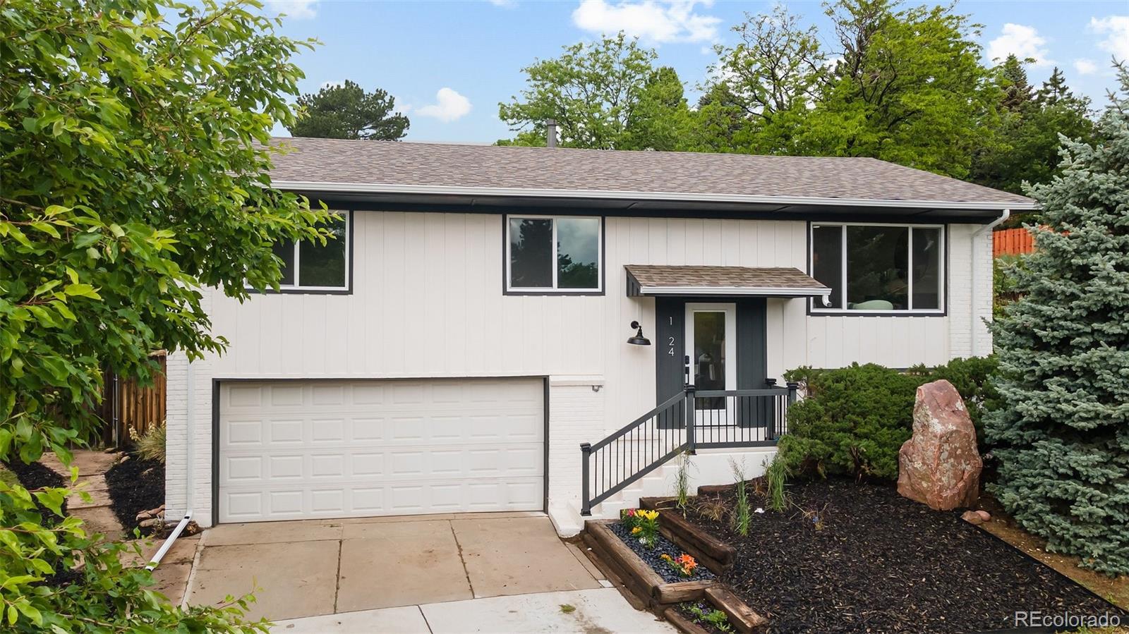 13249 W Jewell Place, lakewood MLS: 7205019 Beds: 4 Baths: 3 Price: $719,900