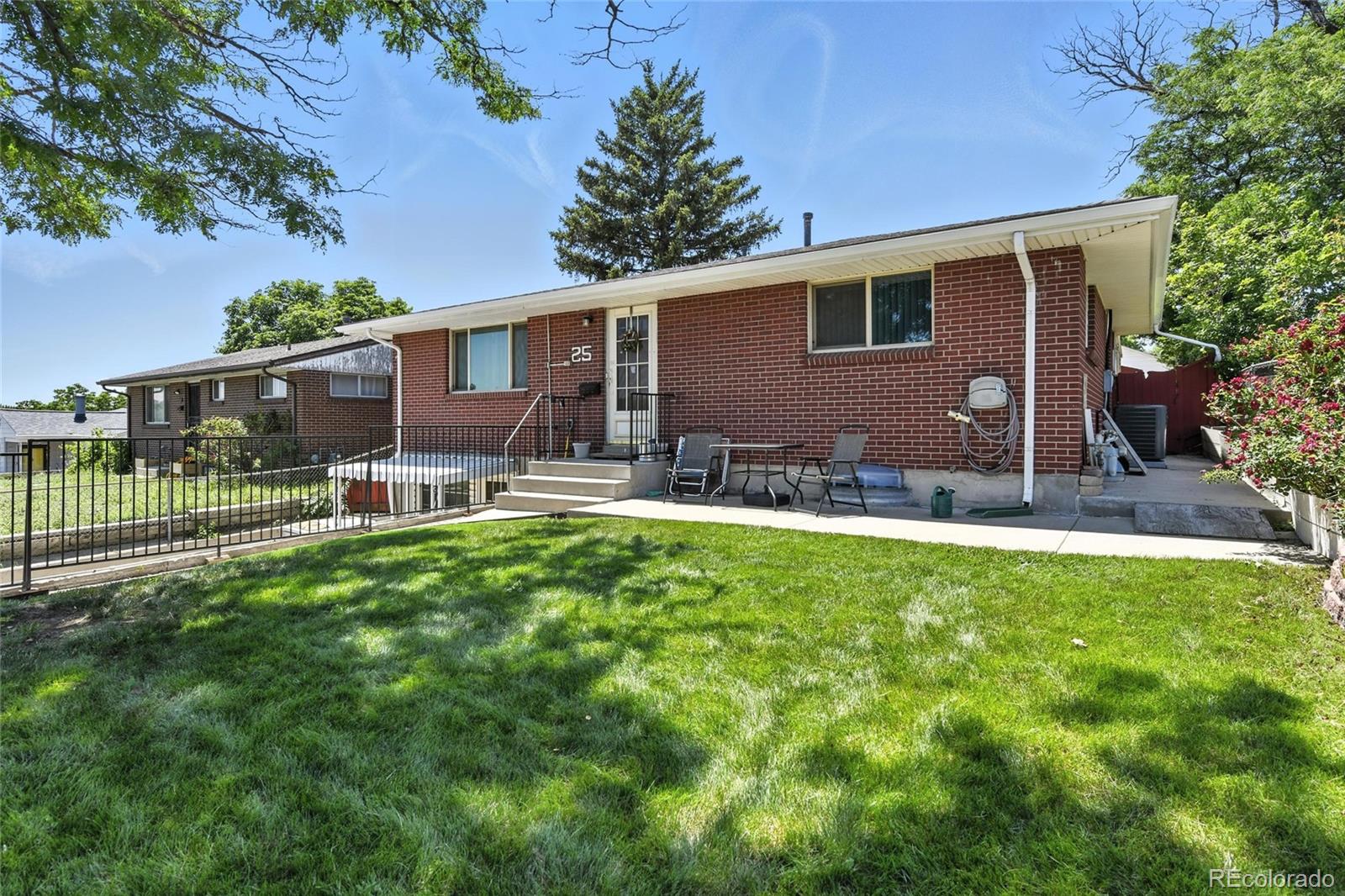 25 S Winona Court, denver MLS: 3071651 Beds: 5 Baths: 2 Price: $489,900