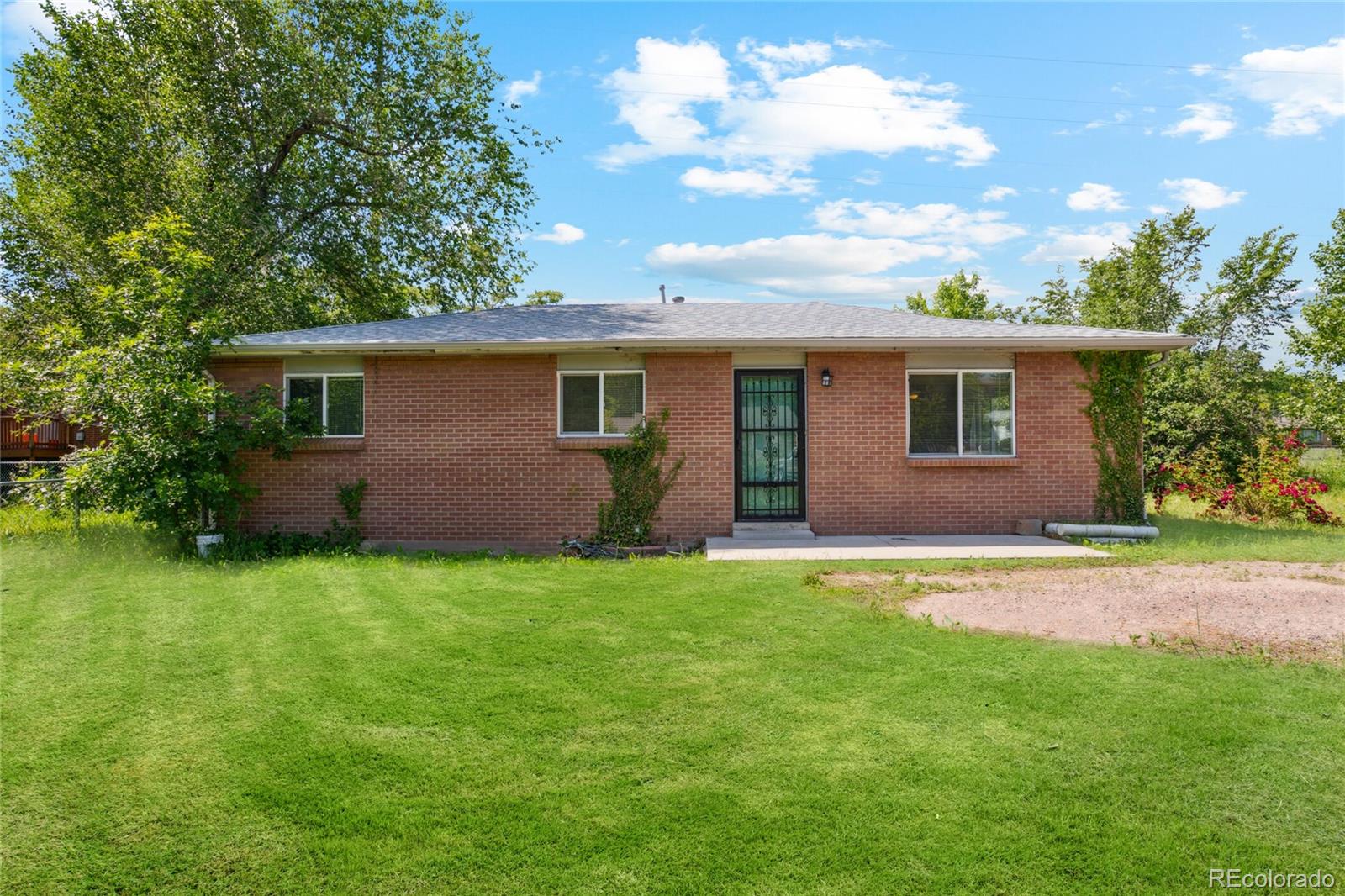 1060  Saulsbury Street, lakewood MLS: 5578634 Beds: 3 Baths: 2 Price: $397,000