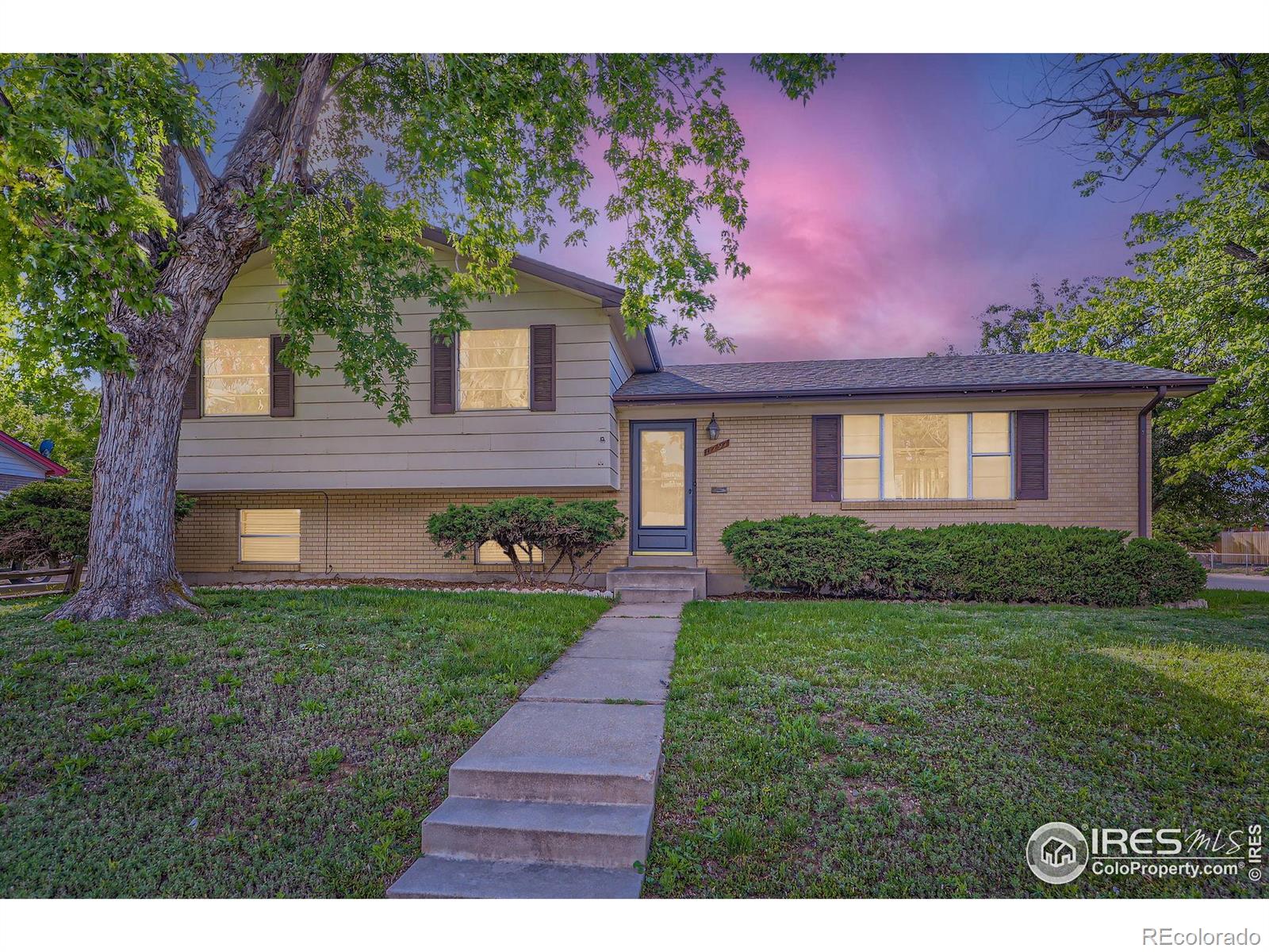 11797  Keough Drive, northglenn MLS: 4567891036780 Beds: 3 Baths: 3 Price: $400,000