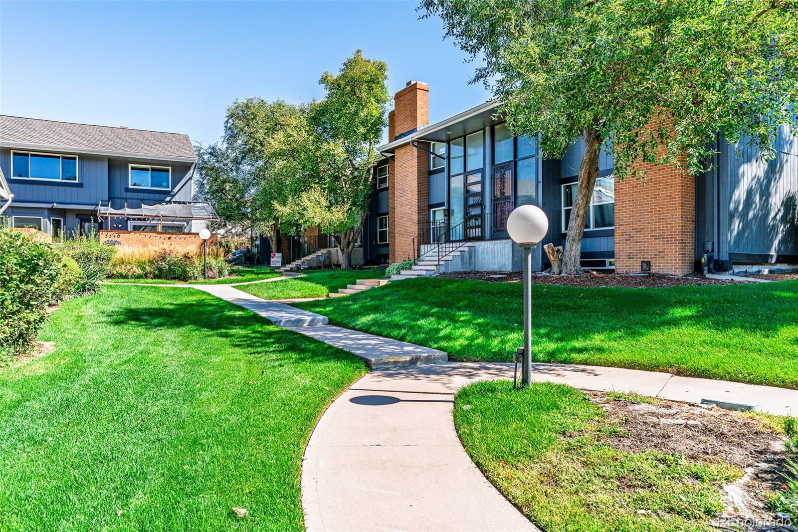 Southmoor Park Denver Condo / Townhome | MLS #: 33209143548 S Hillcrest Drive 2, Denver Beds: 2 Baths: 3 Price: $330,000