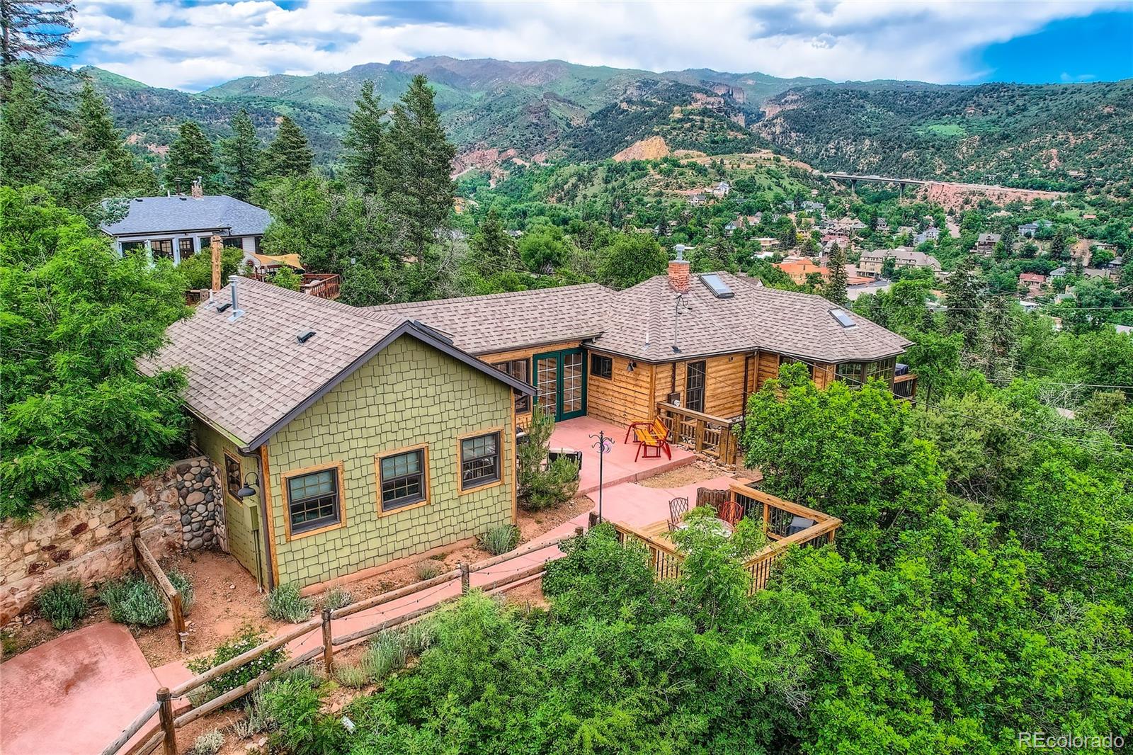903 high road, Manitou Springs sold home. Closed on 2025-07-18 for $611,000.