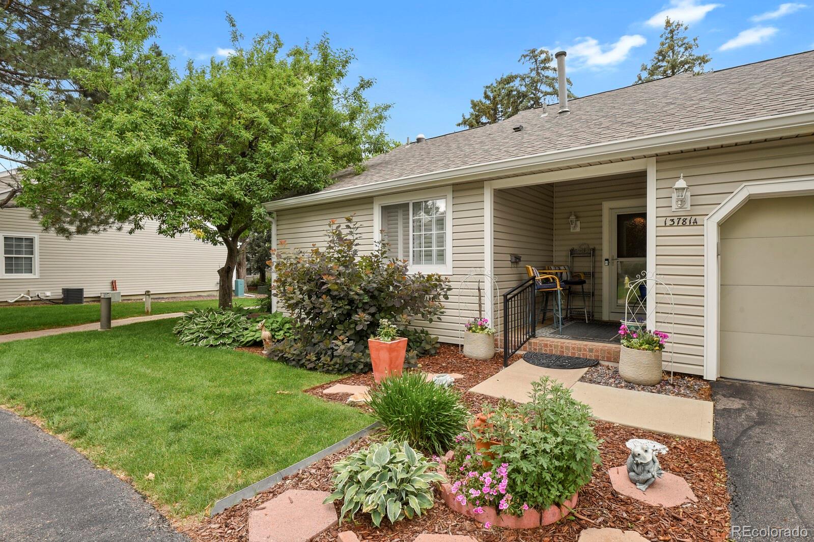 Heather Gardens Aurora Condo / Townhome | MLS #: 685183013781 E Marina Drive A, Aurora Beds: 2 Baths: 3 Price: $535,000