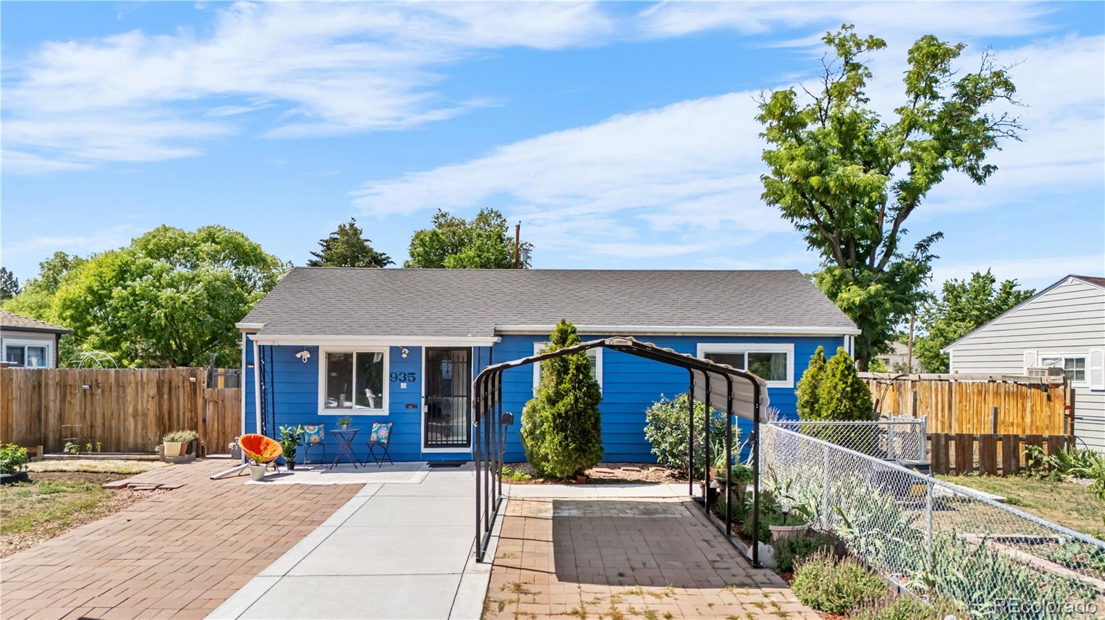 935 S Pecos Way, denver MLS: 2527739 Beds: 3 Baths: 2 Price: $440,000